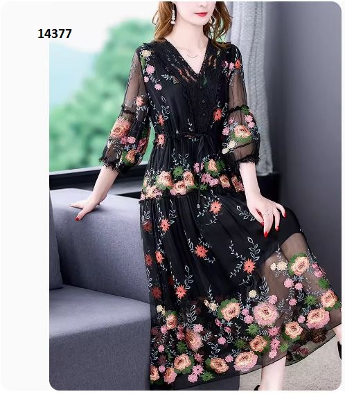 14377-Đầm suông đen thêu hoa thắt dây eo_thumbnail_1