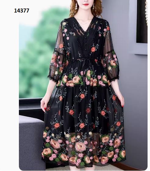 14377-Đầm suông đen thêu hoa thắt dây eo_thumbnail_2