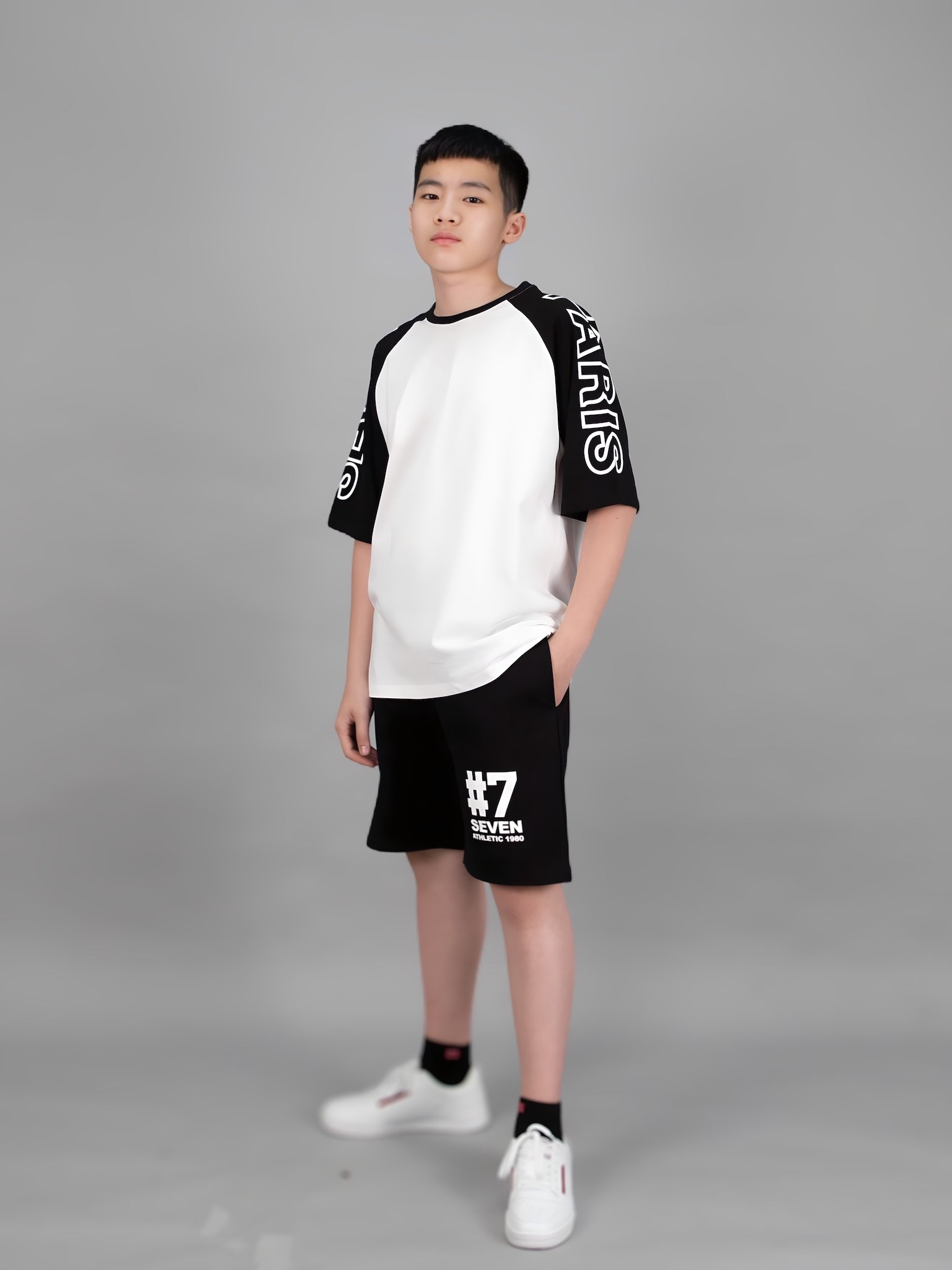 Áo phông dáng rộng tay phối đen_thumbnail_1