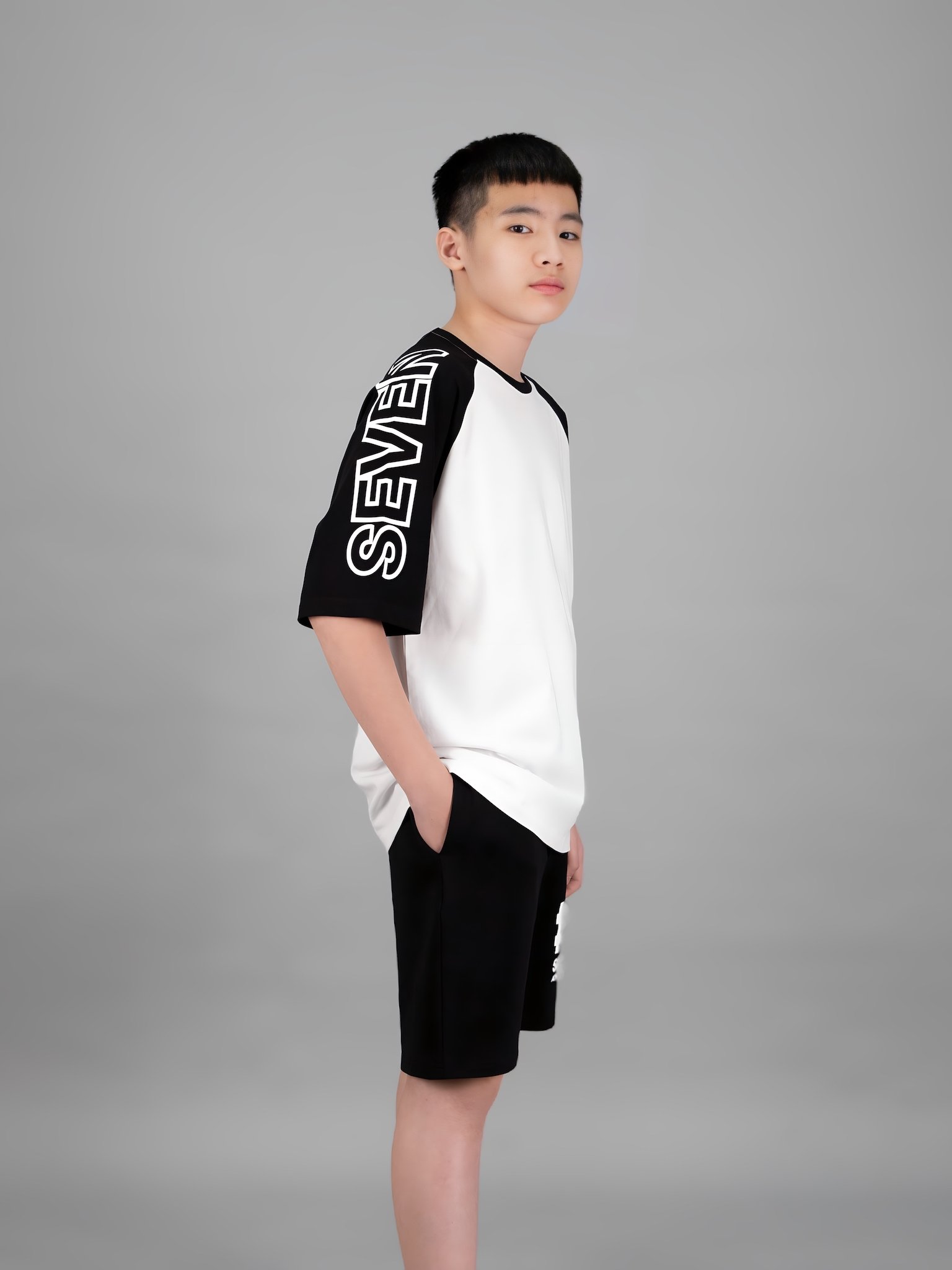 Áo phông dáng rộng tay phối đen_thumbnail_2