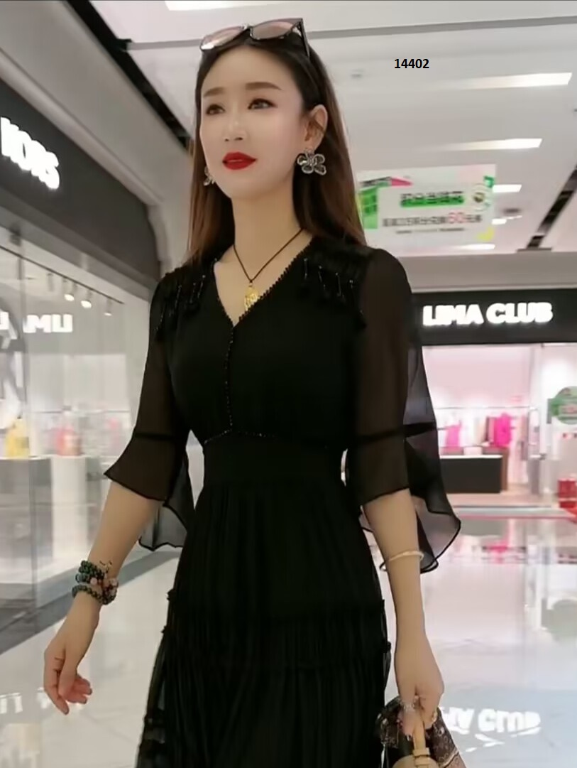 14402-Đầm xòe voan đen gắn phụ kiện 2 bên vai (voan + lót) _thumbnail_1