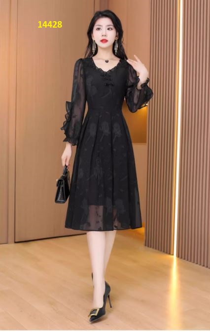 14428-Đầm voan đen tay dài họa tiết hoa chìm _thumbnail_1