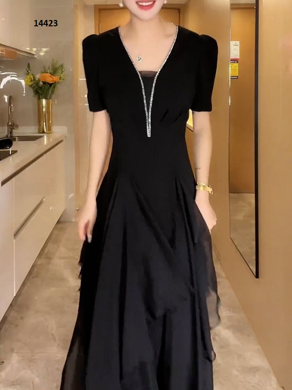 14423-Đầm xòe đen dự tiệc viền cổ kim tuyến _thumbnail_3