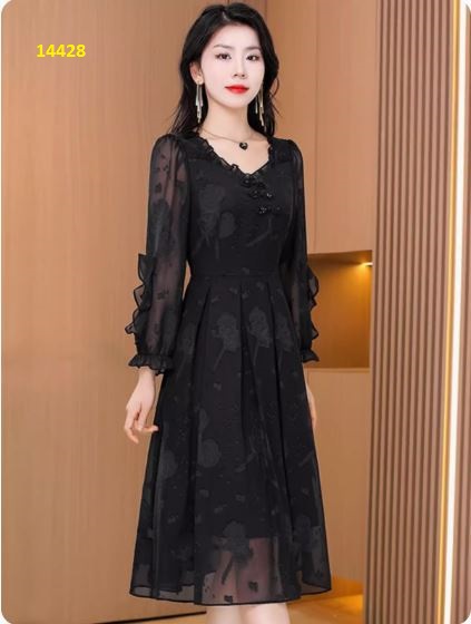 14428-Đầm voan đen tay dài họa tiết hoa chìm _thumbnail_0