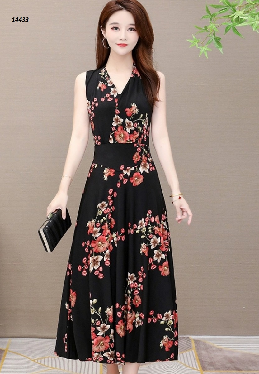 14433-Đầm xòe sát nách cổ đắp chéo, họa tiết nền đen hoa đỏ _thumbnail_0