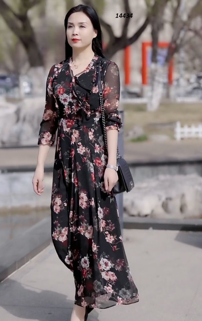 14434-Đầm voan maxi họa tiết hoa hồng nhã nhặn_thumbnail_1