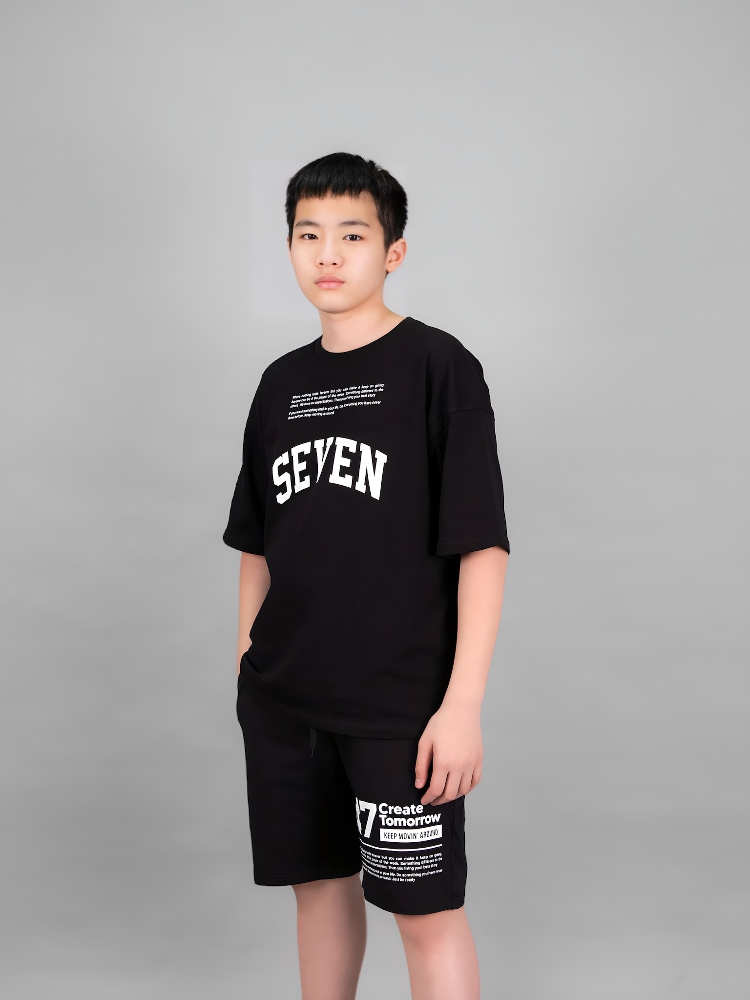 Áo phông dáng rộng đen in chữ Seven_thumbnail_0