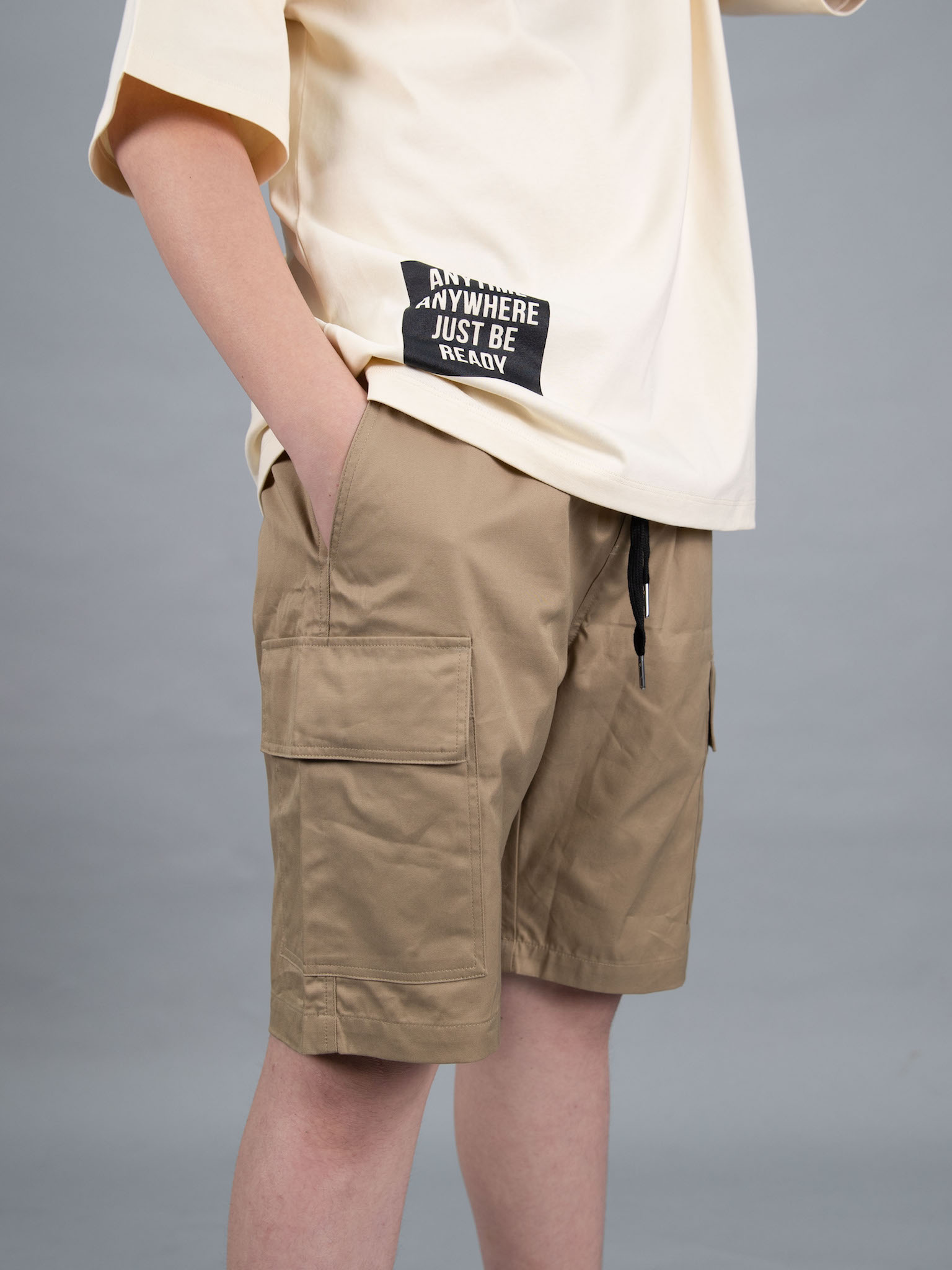 Áo phông dáng rộng màu kem_thumbnail_3