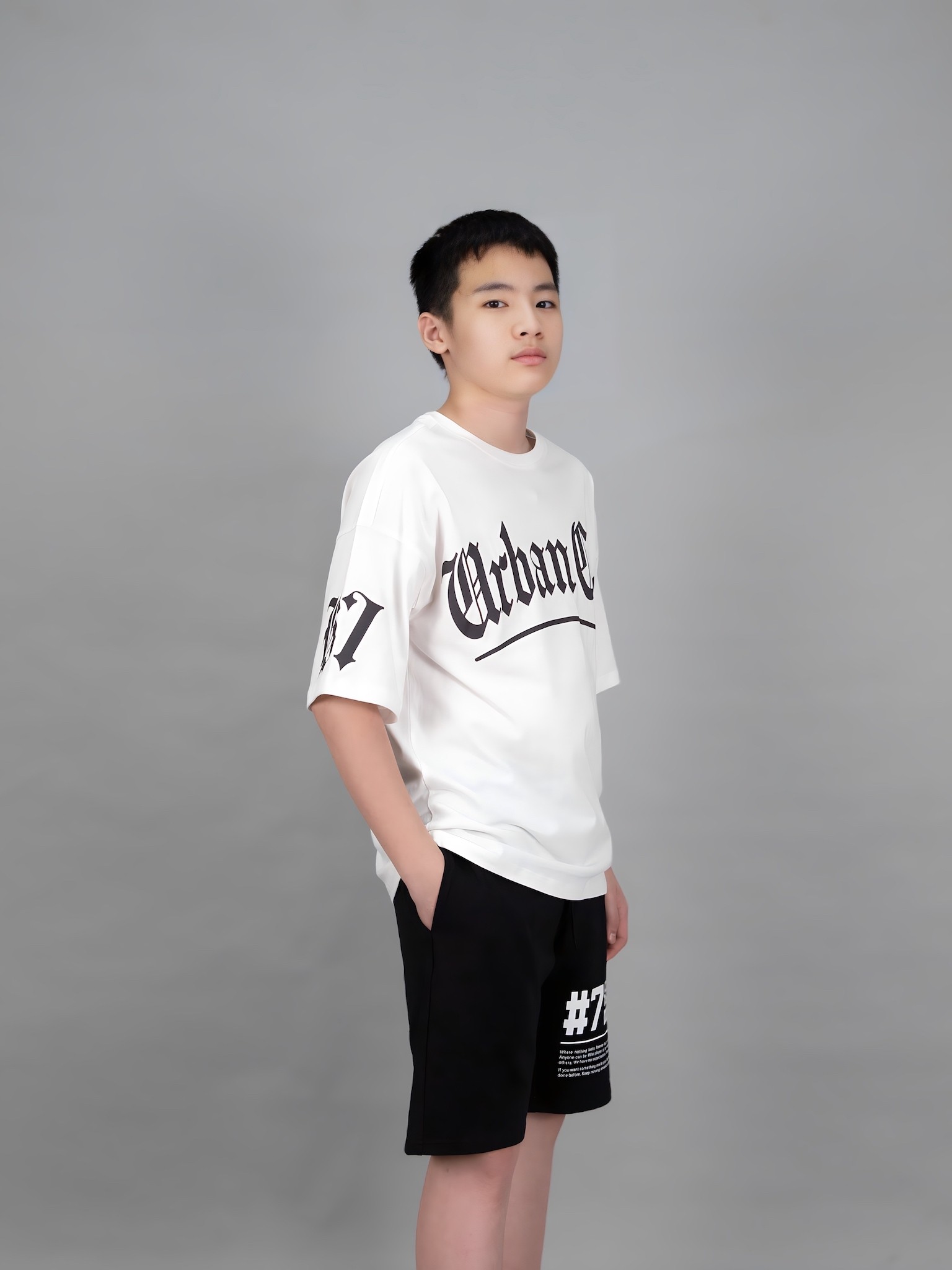 Áo phông dáng rộng trắng in chữ_thumbnail_2