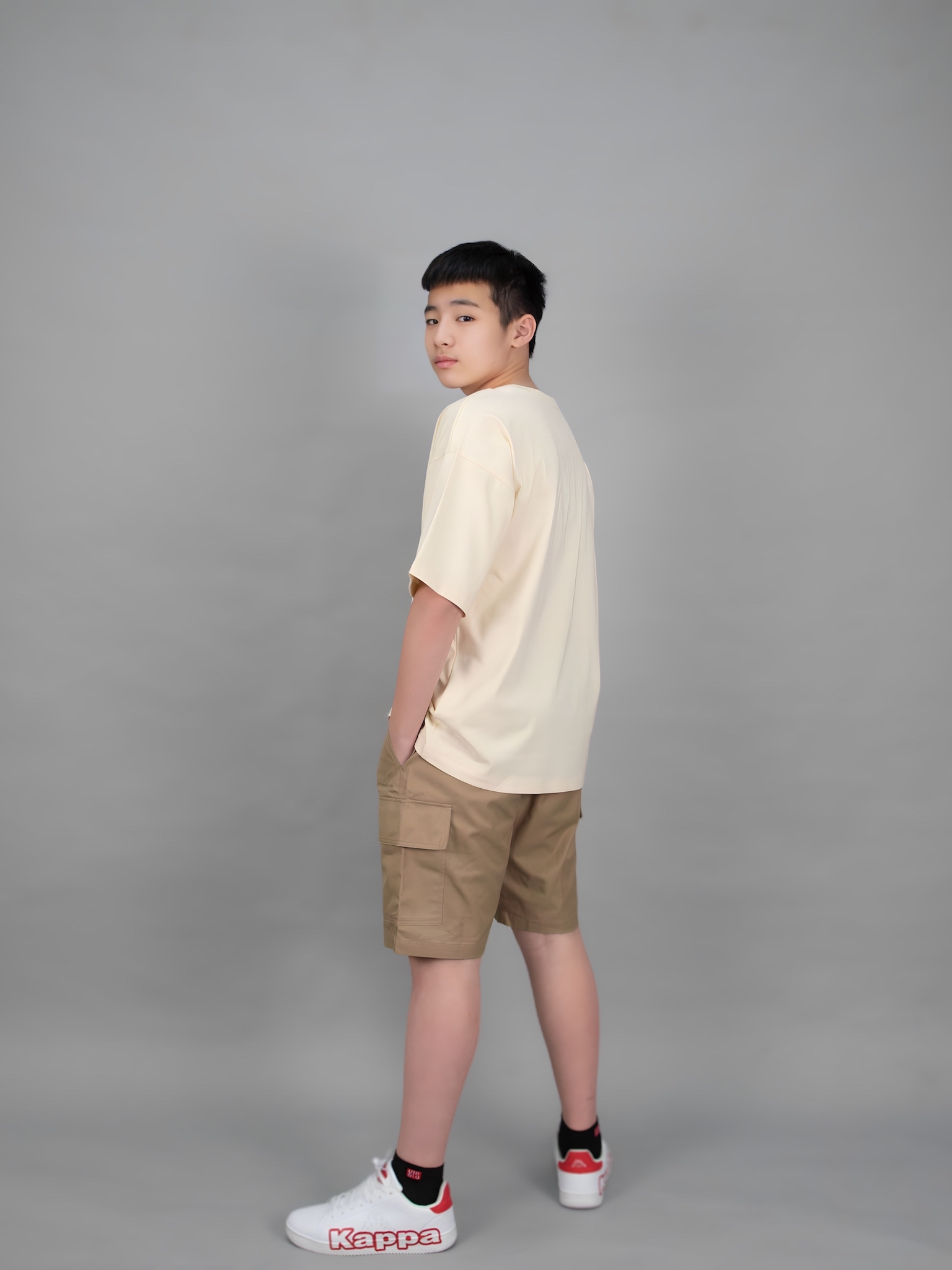 Áo phông dáng rộng màu kem_thumbnail_1