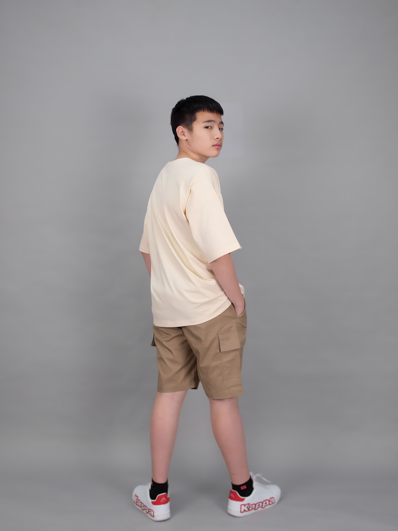 Áo phông dáng rộng màu kem_thumbnail_2