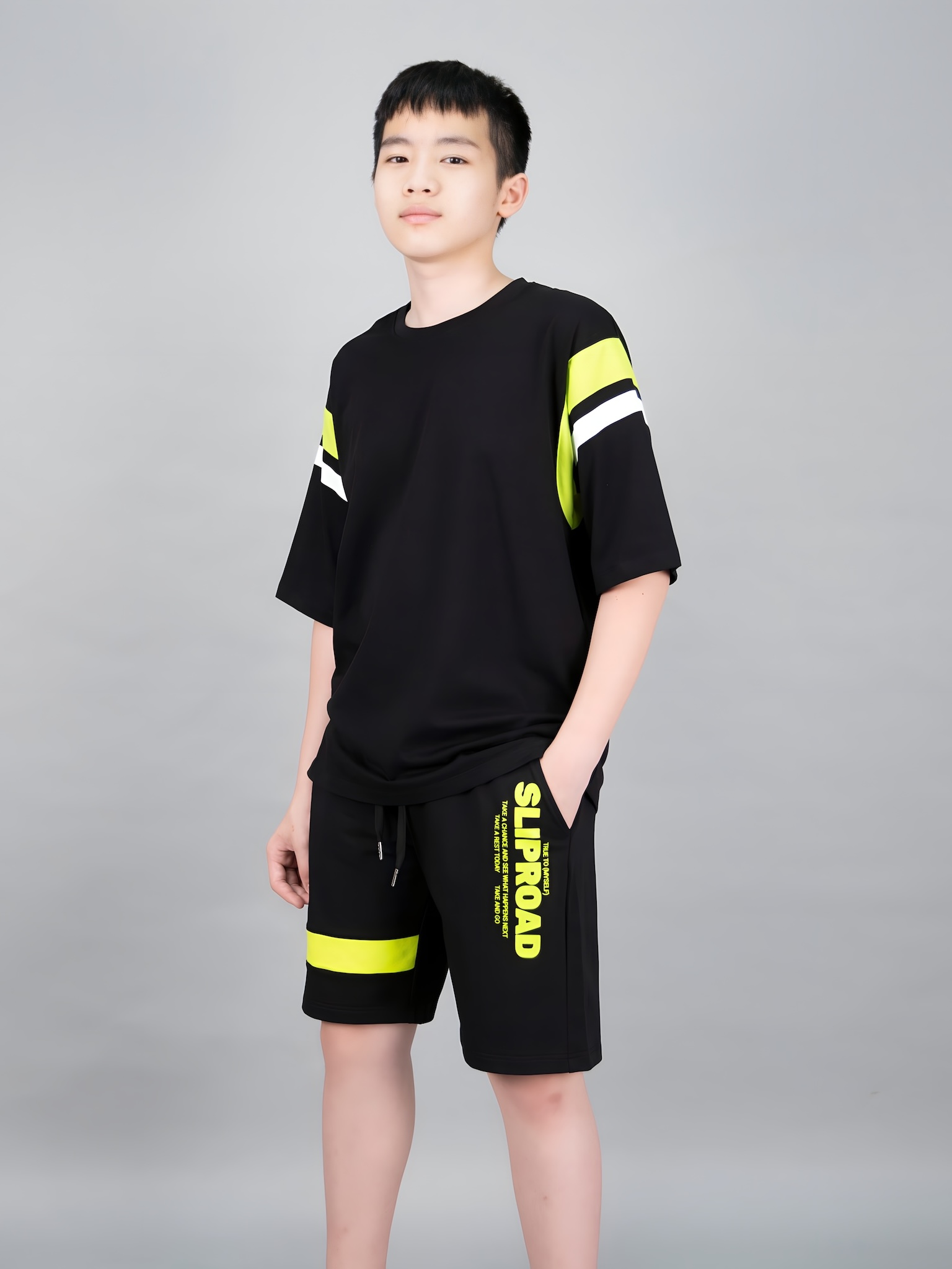 Áo phông dáng rộng đen phối neon_thumbnail_0