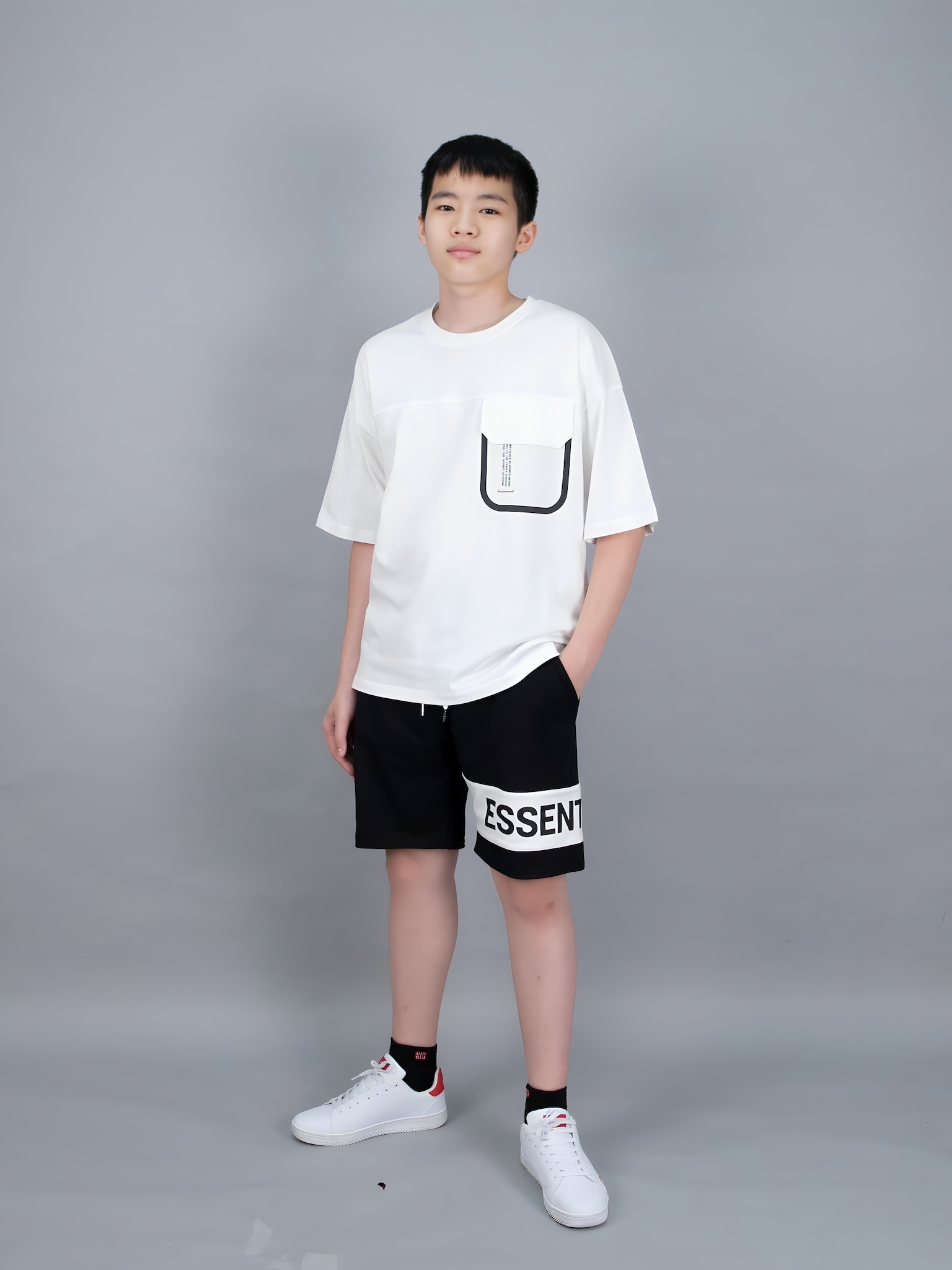 Áo phông dáng rộng trắng nắp túi ngực_thumbnail_4