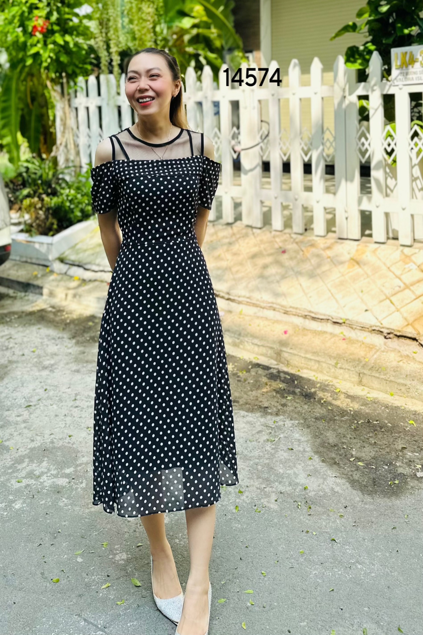 14574-Đầm voan  xòe  khoét vai chấm  bi (voan,lót)_thumbnail_3