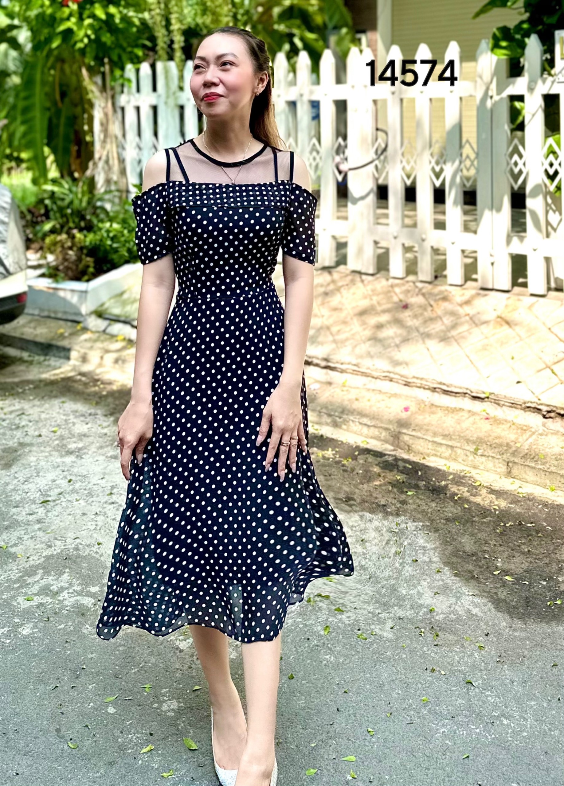 14574-Đầm voan  xòe  khoét vai chấm  bi (voan,lót)_thumbnail_4