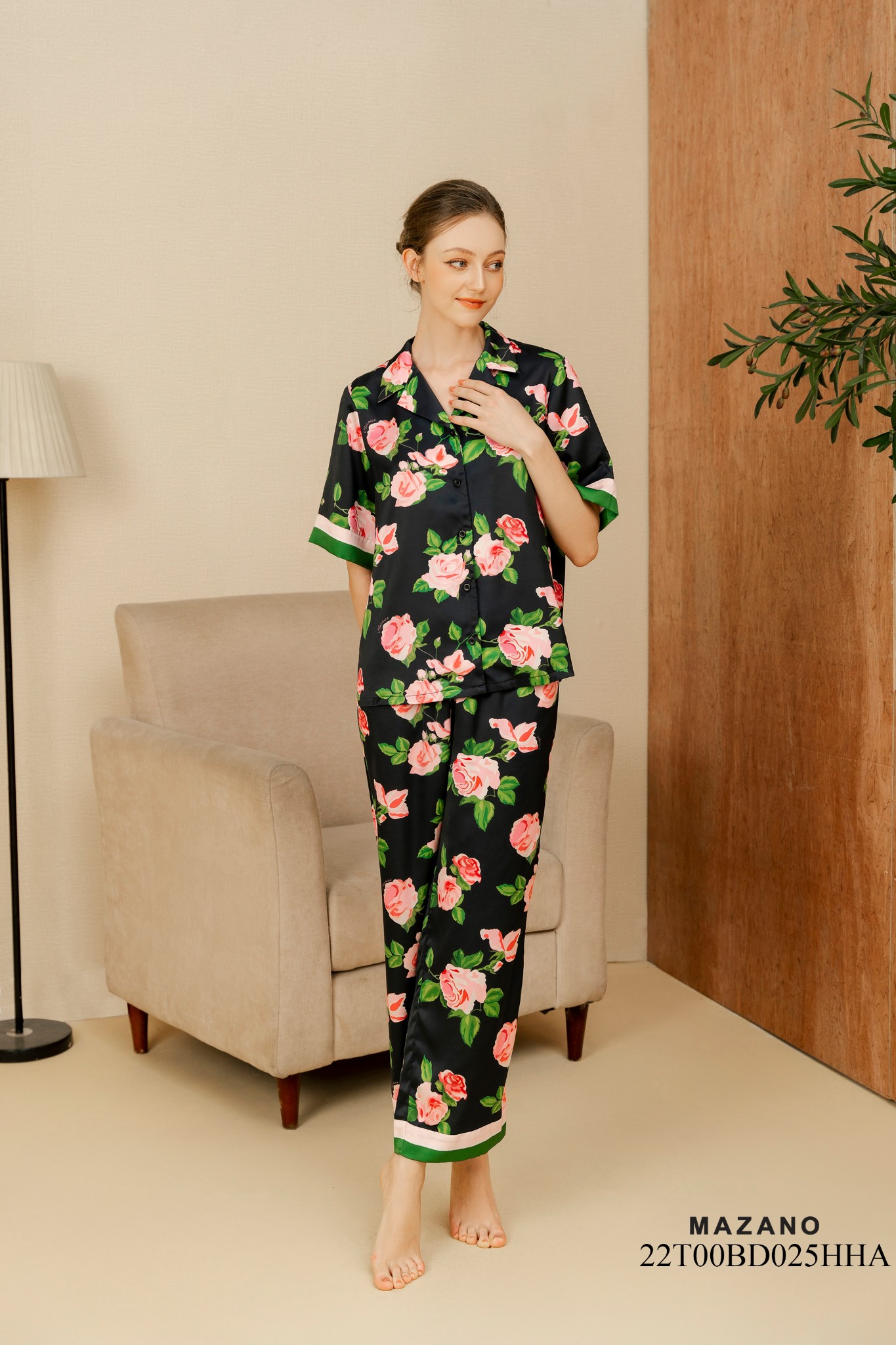 Bộ đồ lụa họa tiết hoa hồng