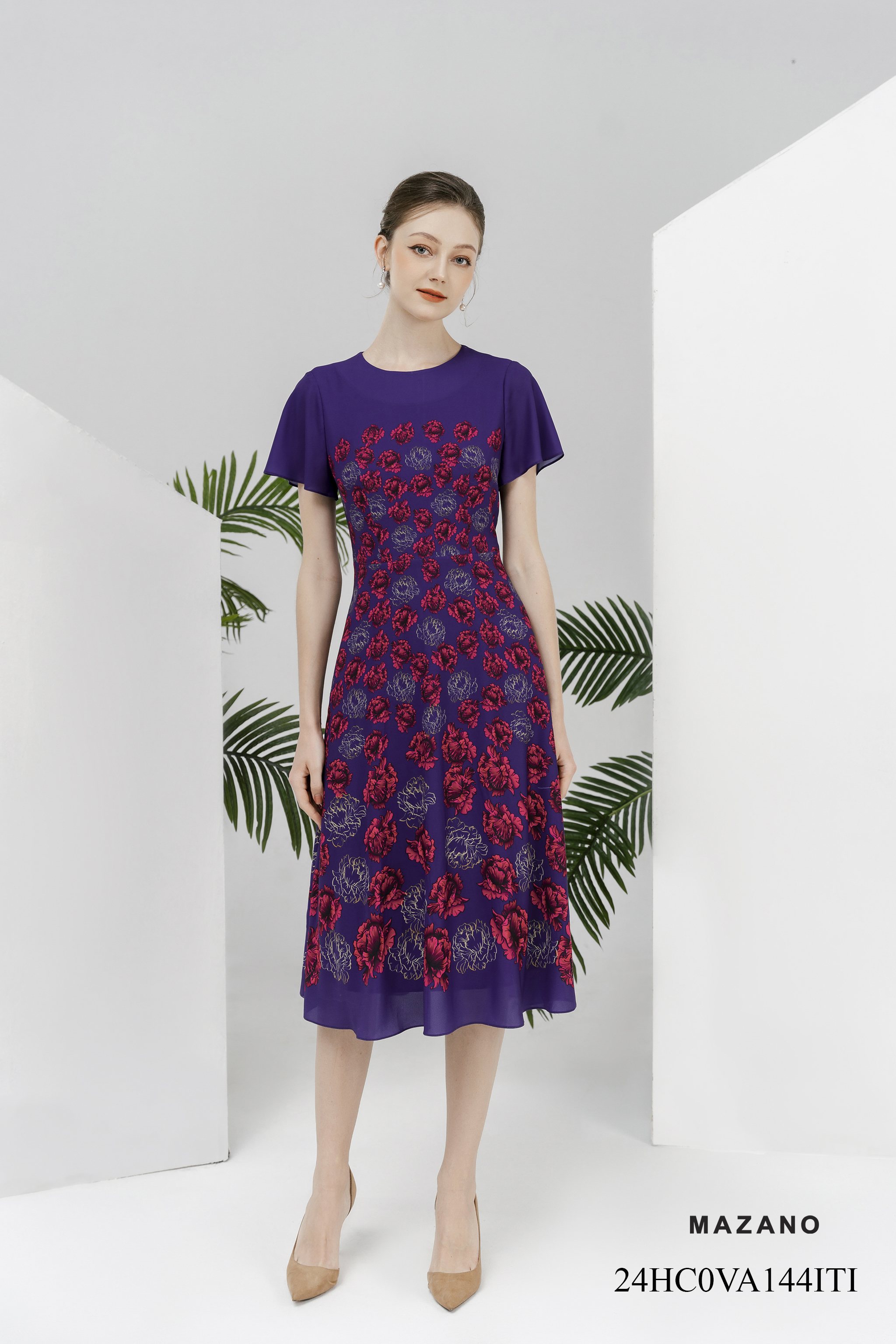 Váy Đầm Ôm Vải voa dày Hoạ tiết hoa nhí cách điệu Cổ tròn Tay lỡ Dài qua bắp chân  -24HC0VA144ITI 24HC0VA144ITI