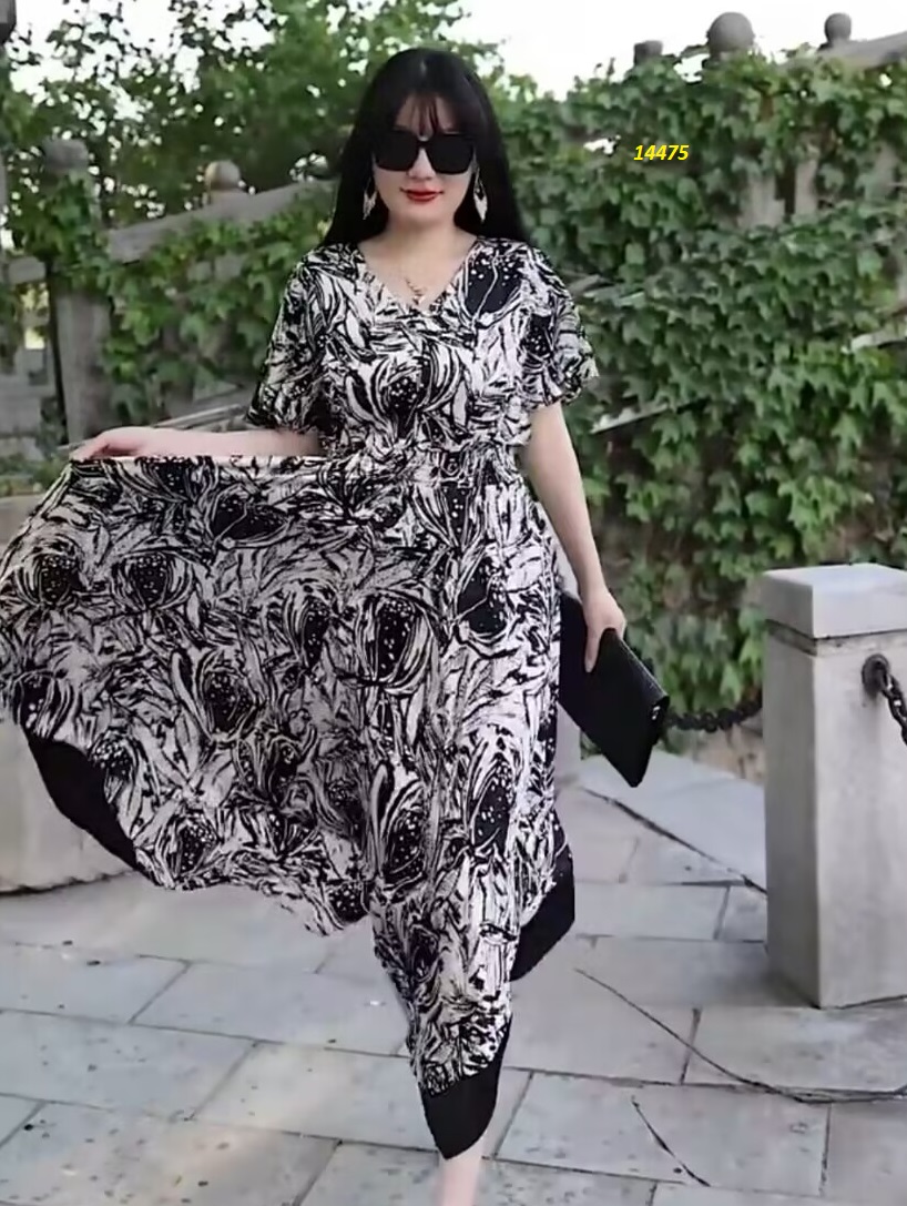 14475-Đầm xòe tà rộng họa tiết vòng tròn trắng đen _thumbnail_0
