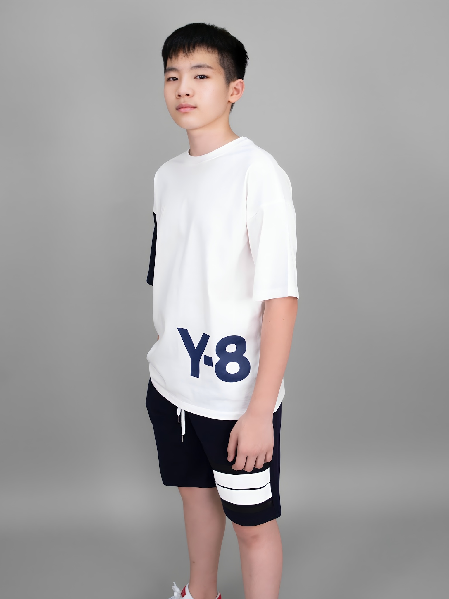 Áo phông trắng dáng rộng phối tay navy chữ Y-8_thumbnail_0