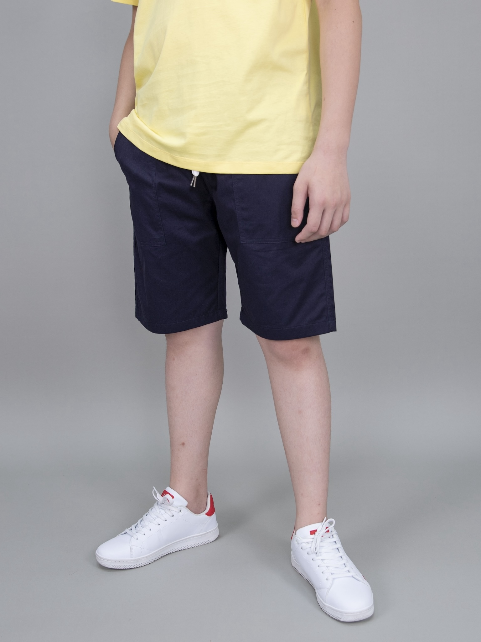Quần short kaki túi ốp màu xanh navy