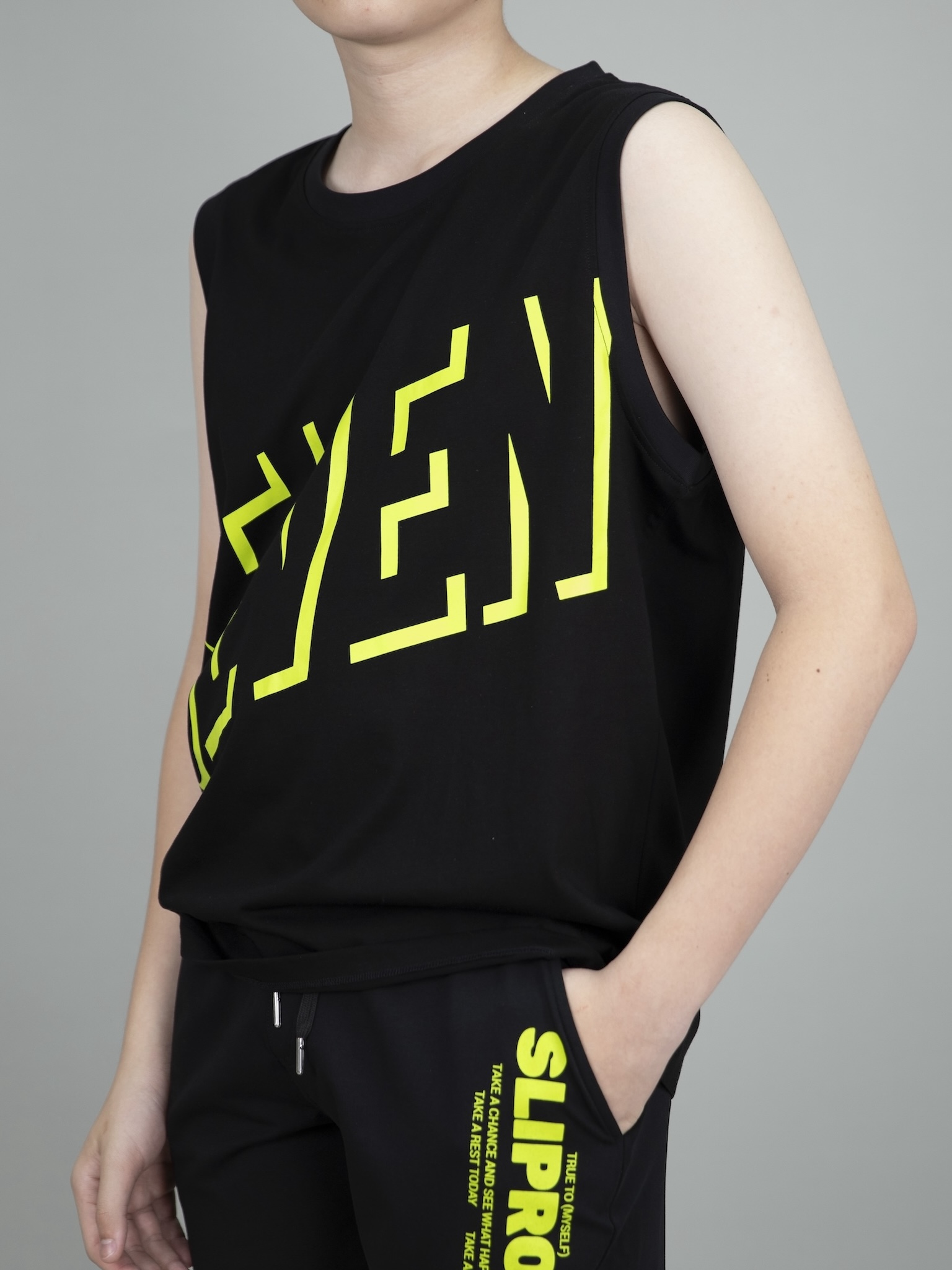 Áo 3 lỗ đen chữ Seven màu neon_thumbnail_3