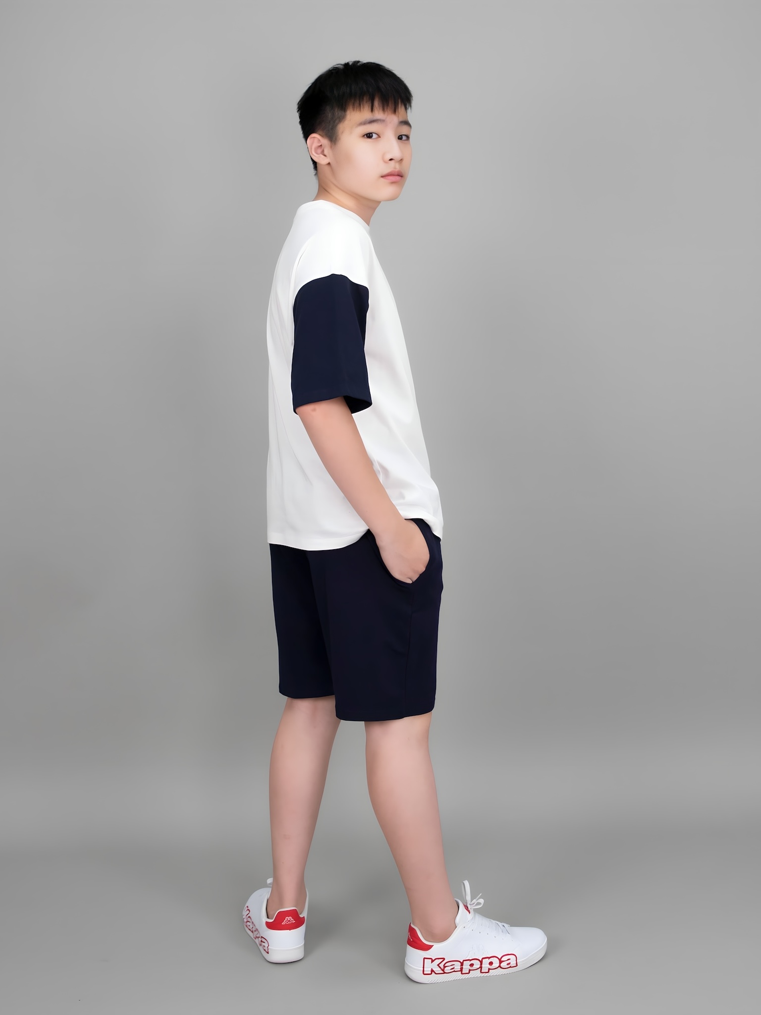 Áo phông trắng dáng rộng phối tay navy chữ Y-8_thumbnail_2