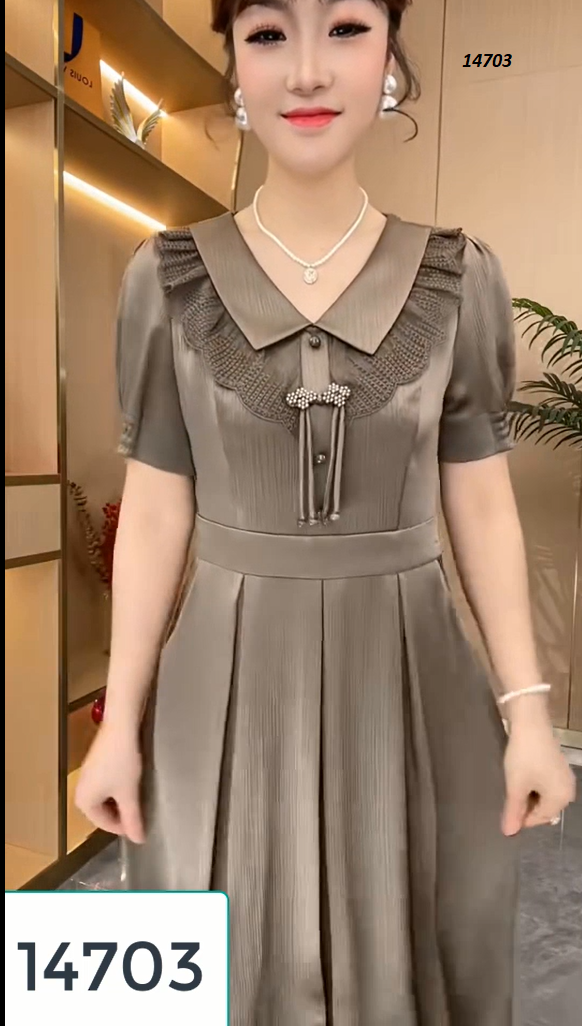 14703-Đầm xòe cổ ren gắn phụ kiện nơ hạt trước (vải lụa vân sọc) 14703_thumbnail_0