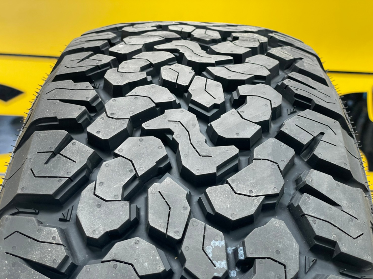 Lốp 31X10.50R15LT 6PR LS AT-2 109Q LA (HB) ECE POR WL PCI P- Trial