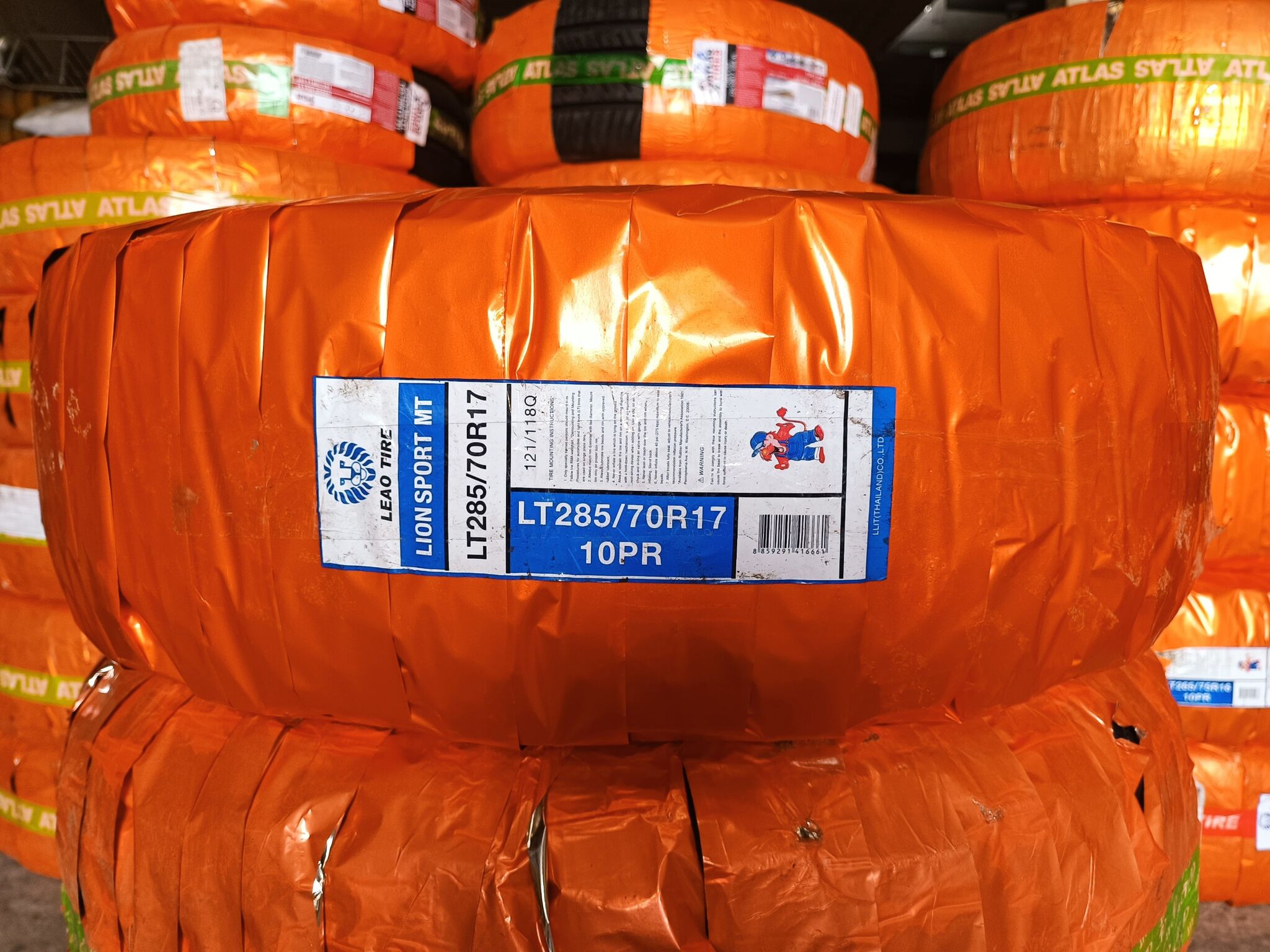 Lốp LT285/70R17 10PR LION SPORT MT 121/118 LA OWL PCI