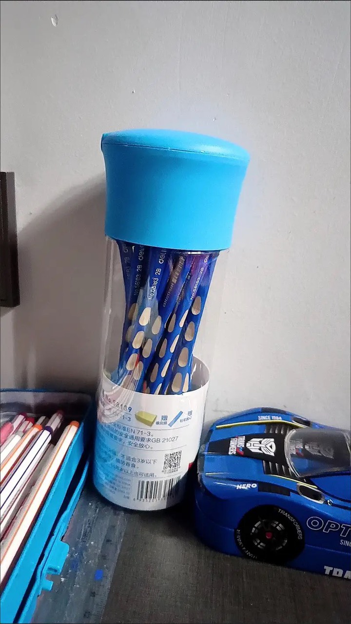 Hộp 30 bút chì định vị Deli