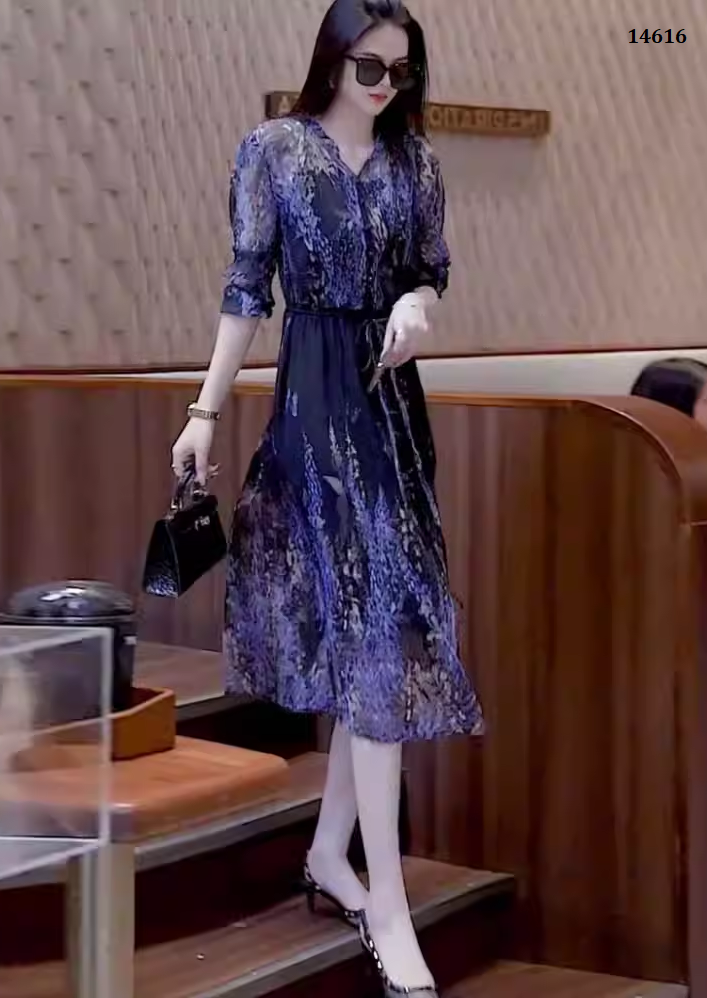 14616-Đầm  voan suông in hoa tím eo thắt dây rút  cách điệu ( voan in, lót habutai)_thumbnail_1