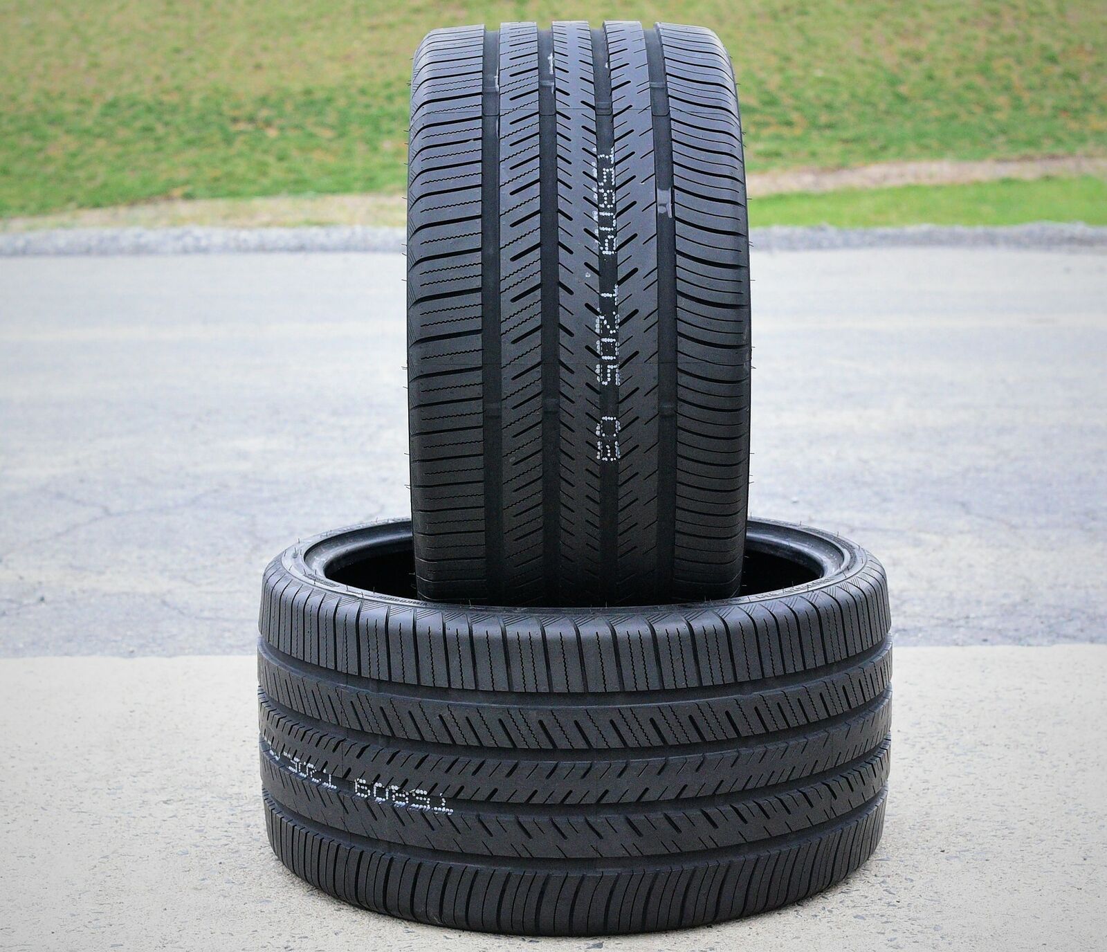 Lốp XC 225/40R19 FORCE UHP 93Y XL AT-