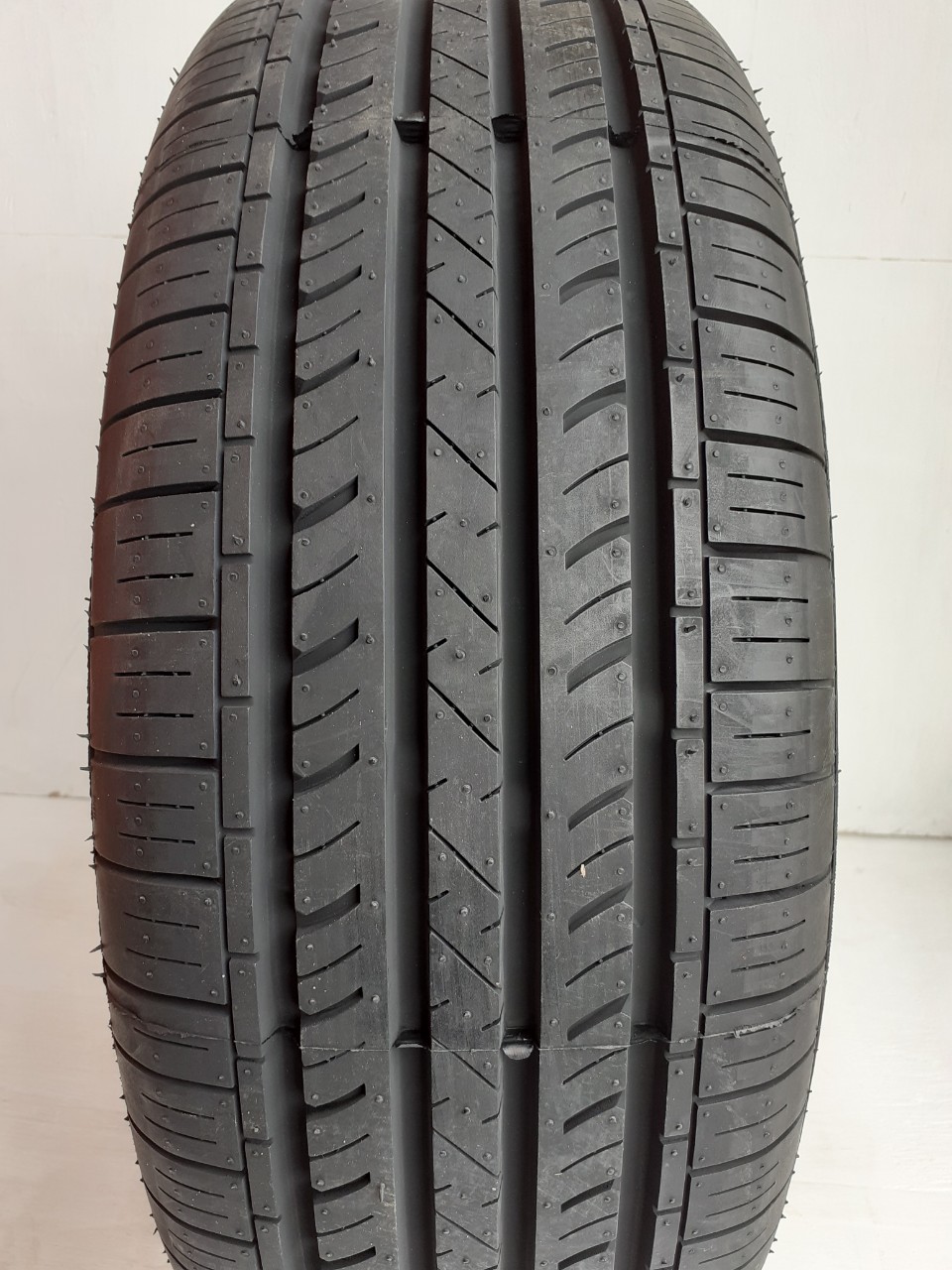 Lốp 205/60R16 LION SPORT GP 92H LA_thumbnail_2