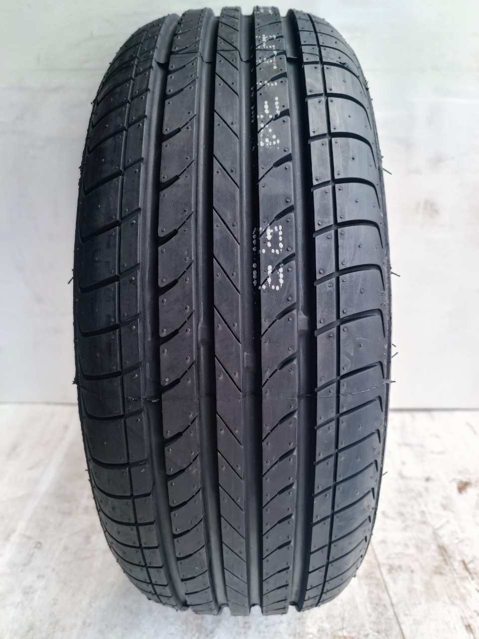 Lốp 185/60R14 LION SPORT HP 82H LA_thumbnail_2