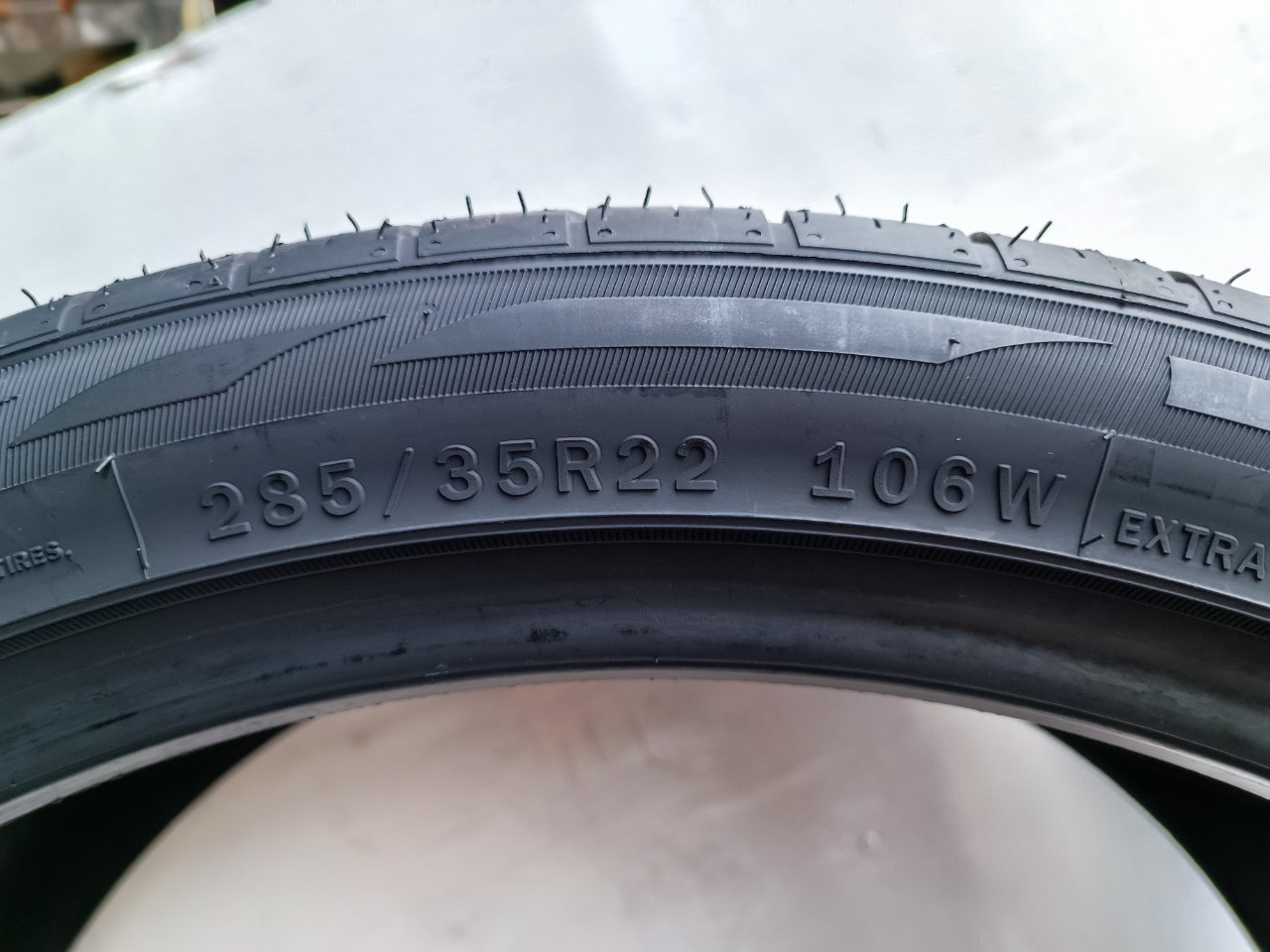 Lốp 285/35R22 FORCE UHP 106W XL AT VCM_thumbnail_1