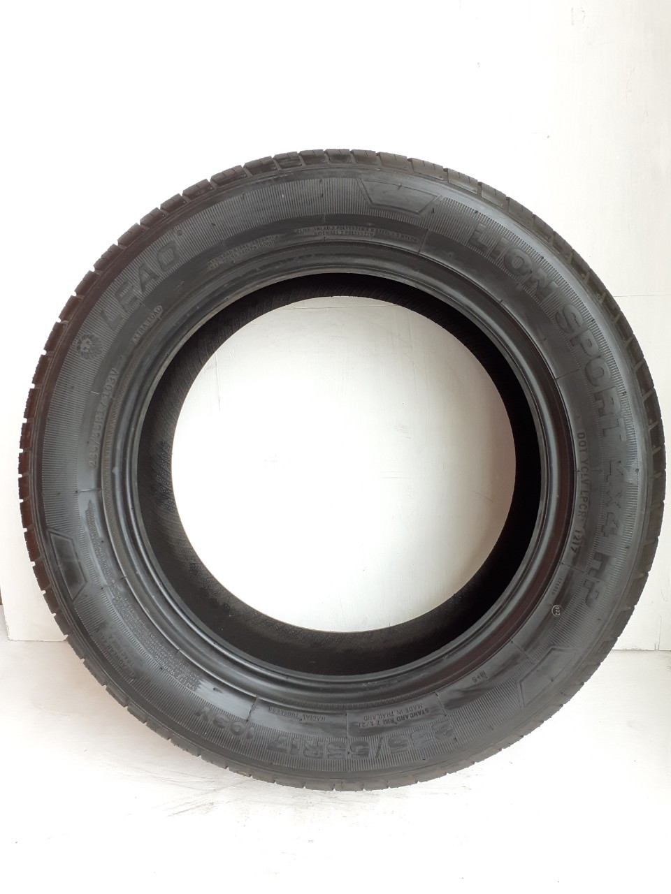 Lốp 235/55R17 LION SPORT 4×4 HP 103V XL LA