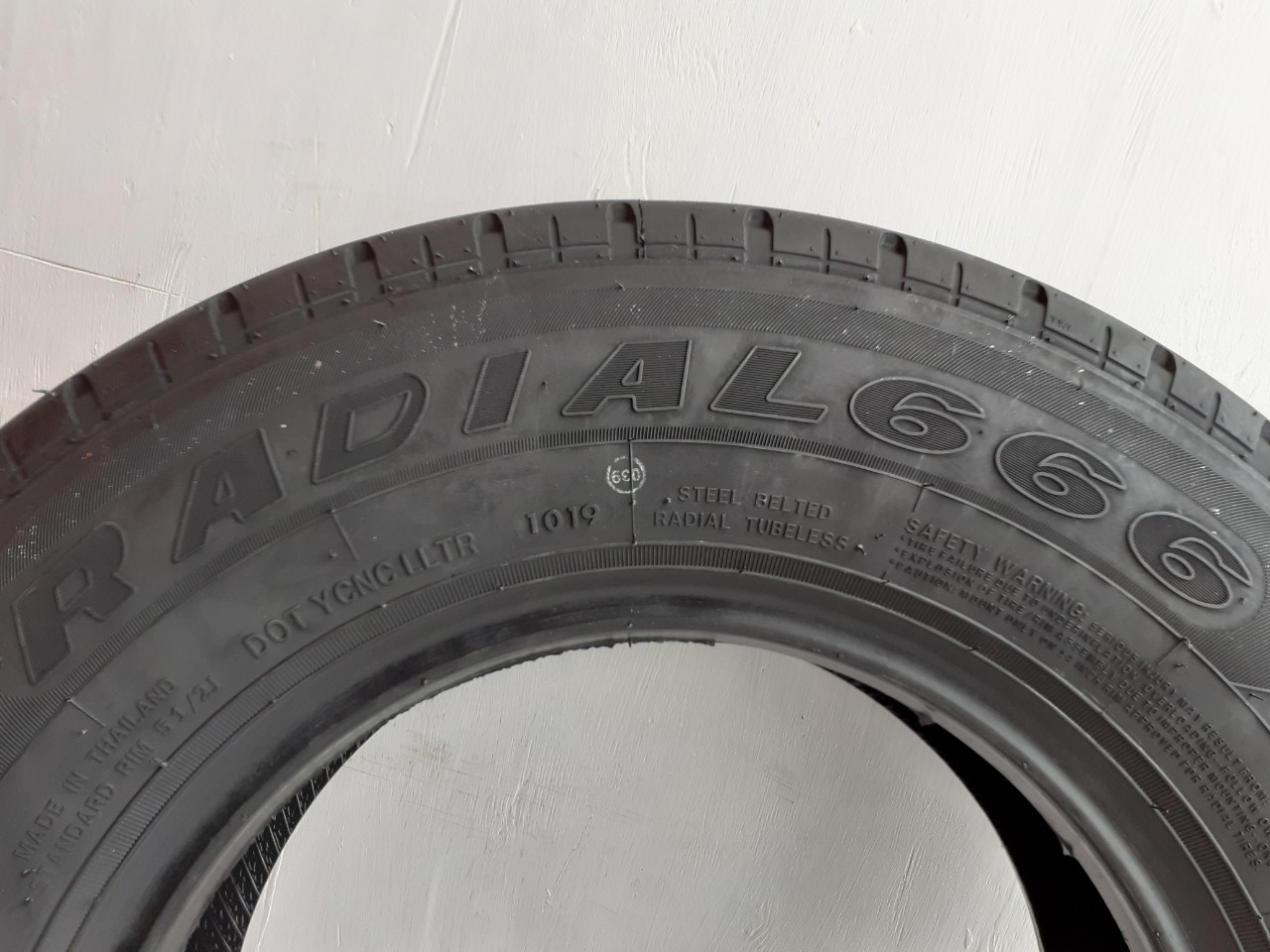 Lốp 195R15C 8PR NOVA-FORCE Van 106/104R LA