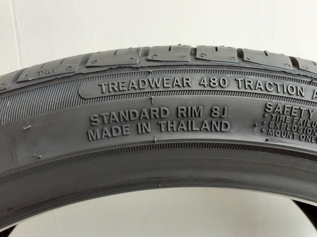 Lốp 235/50R18 LION SPORT3 101W LA_thumbnail_5