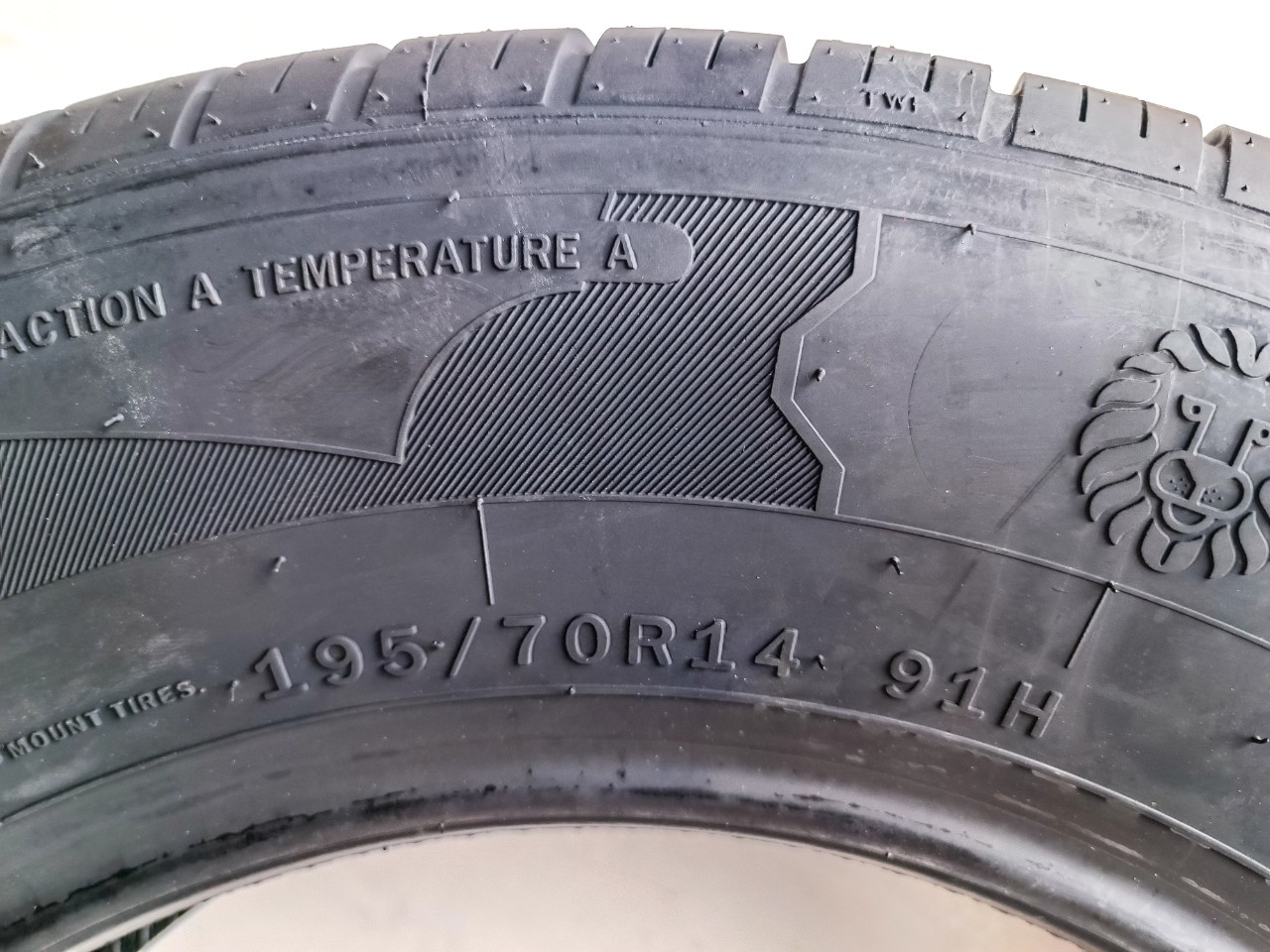 Lốp 195/70R14 LION SPORT HP3 91H LA_thumbnail_5
