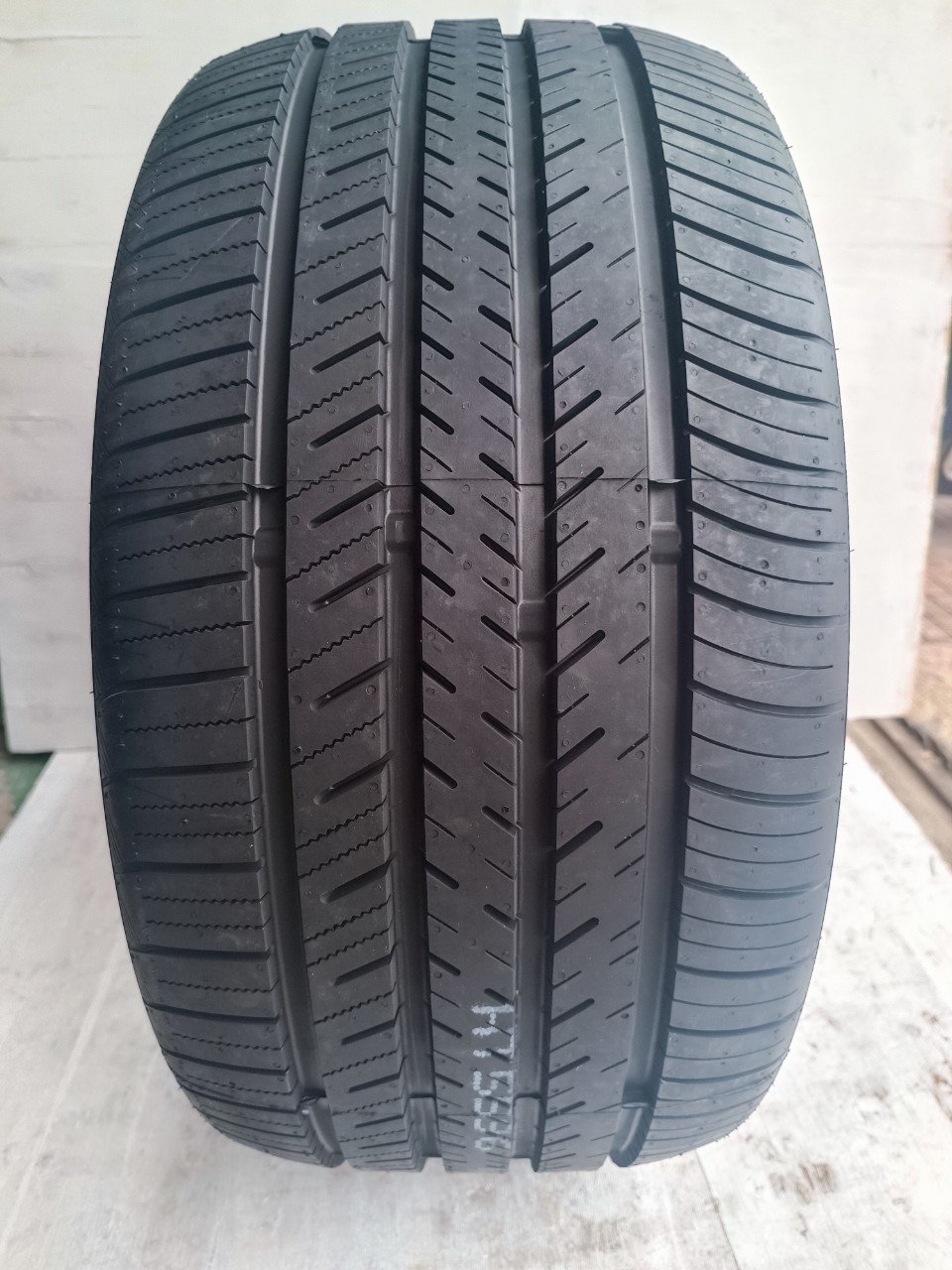 là Lốp 275/35R20 FORCE UHP 102Y XL AT VCM_thumbnail_2