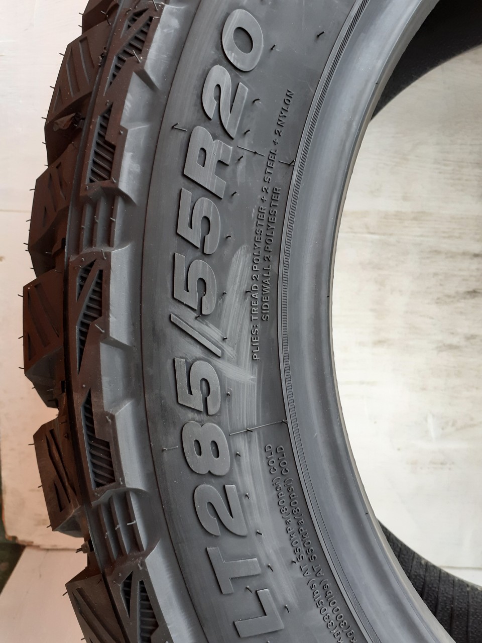 Lốp LT285/55R20 10PR LION SPORT MT 122/119Q LA OWL PCI