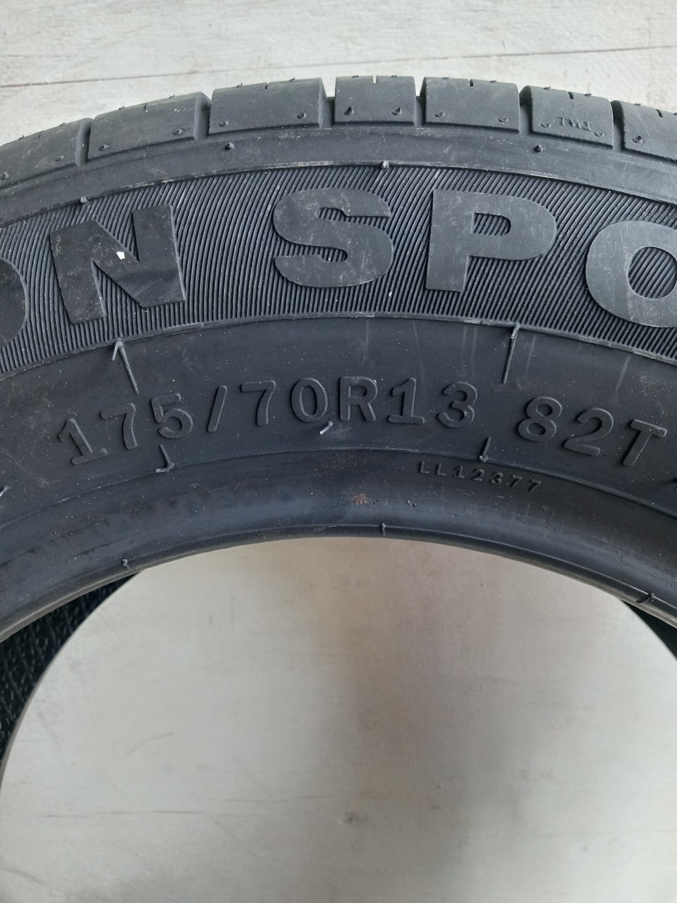 Lốp 175/70R13 LION SPORT GP 82T LA PCI_thumbnail_1