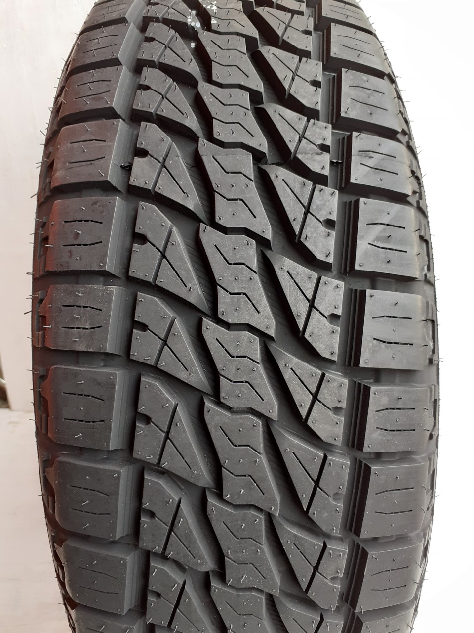 Lốp 245/65R17 LION SPORT A/T 111T LA_thumbnail_1