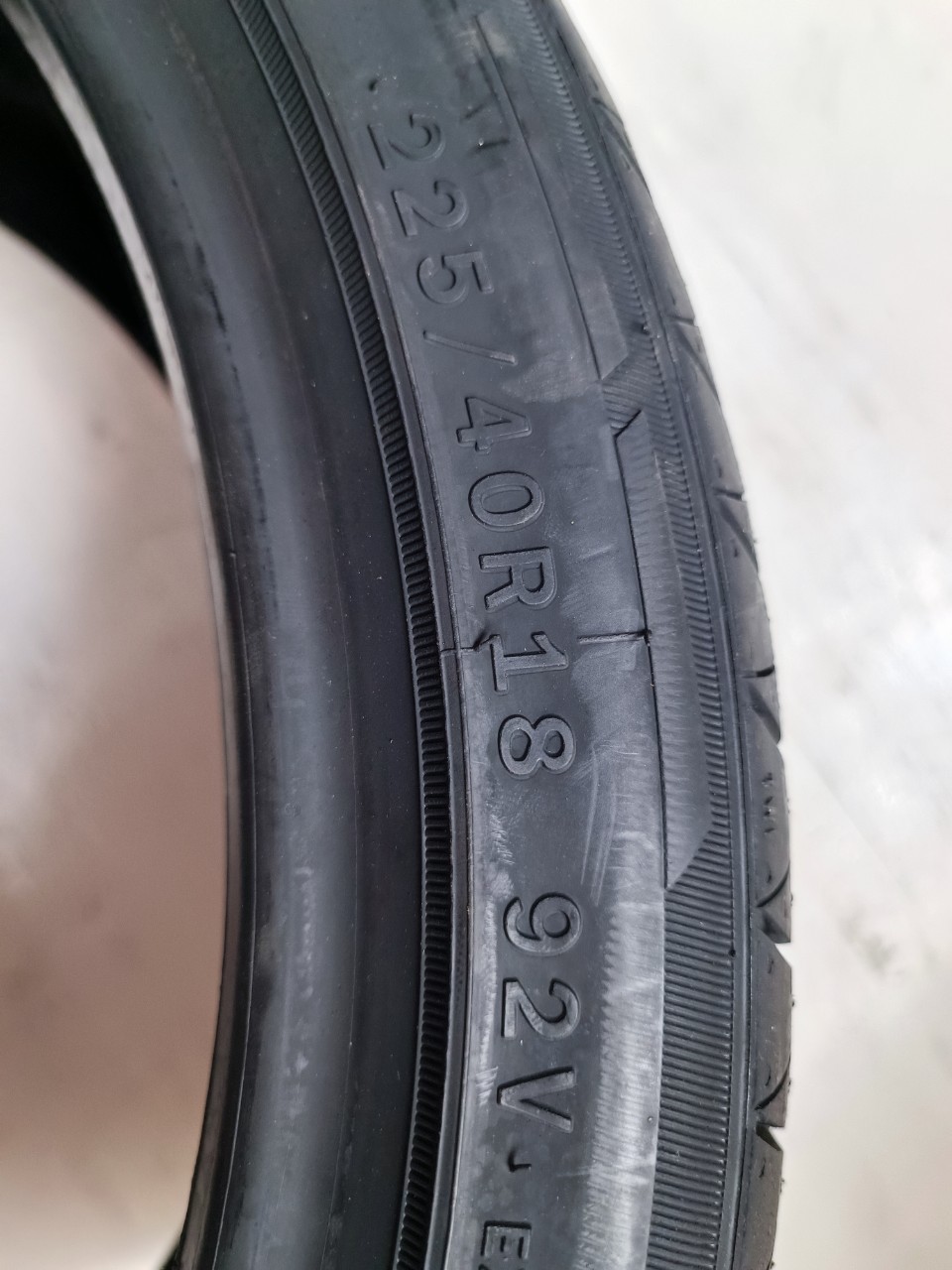 Lốp 225/40R18 FORCE HP 92V XL ATLAS (HB)_thumbnail_2