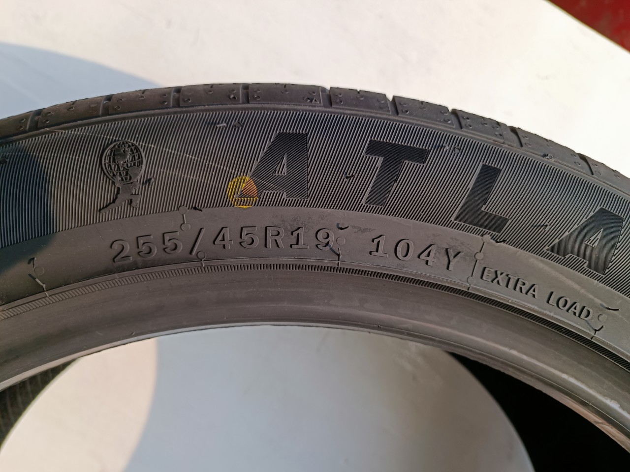 Lốp 255/45R19 FORCE UHP 104Y XL AT PCI VCM_thumbnail_3