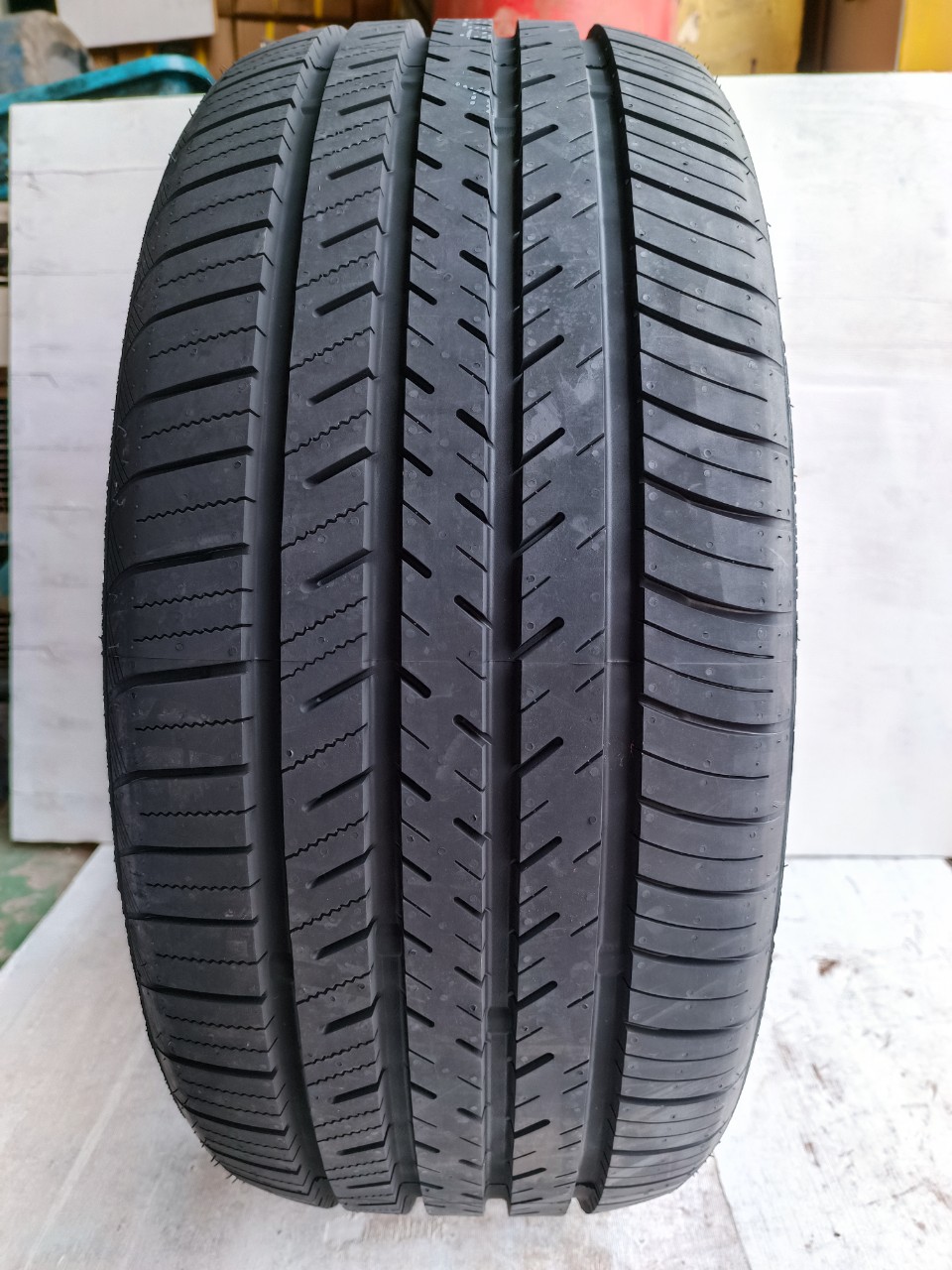 Lốp 255/45R20 FORCE UHP 99V AT PCI