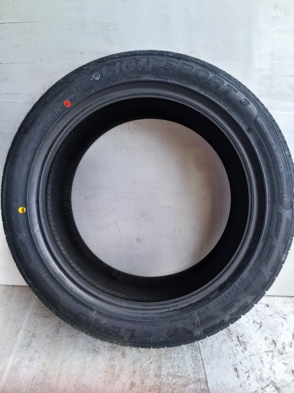 Lốp 235/45R17 LION SPORT3 97W LA_thumbnail_4