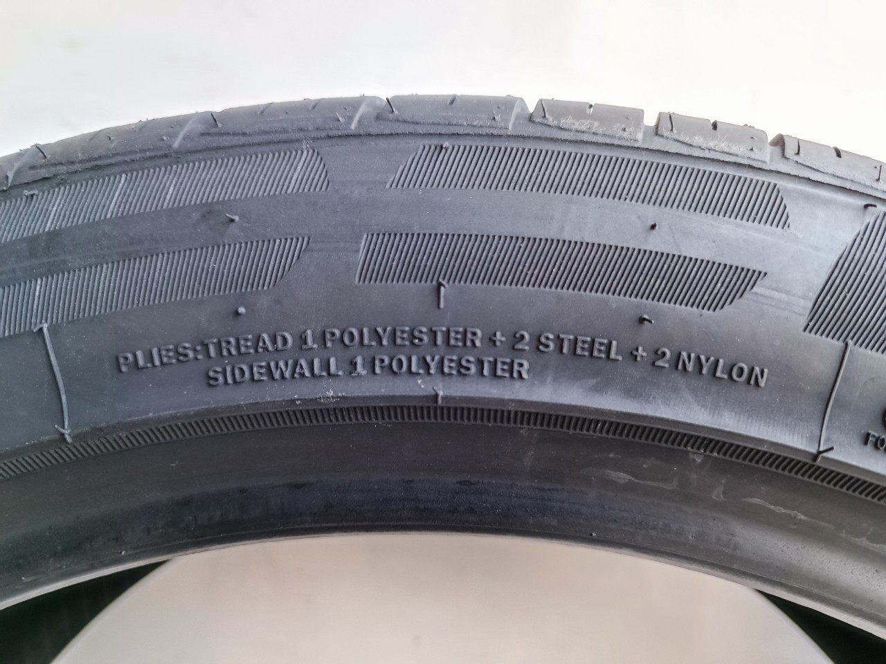 Lốp 235/40R18 LION SPORT 3 95W LA_thumbnail_2