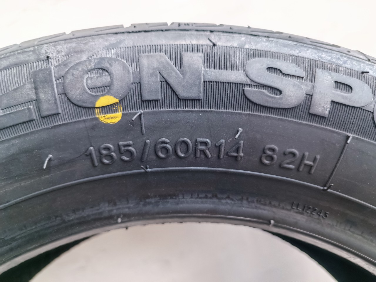 Lốp 185/60R14 LION SPORT HP 82H LA