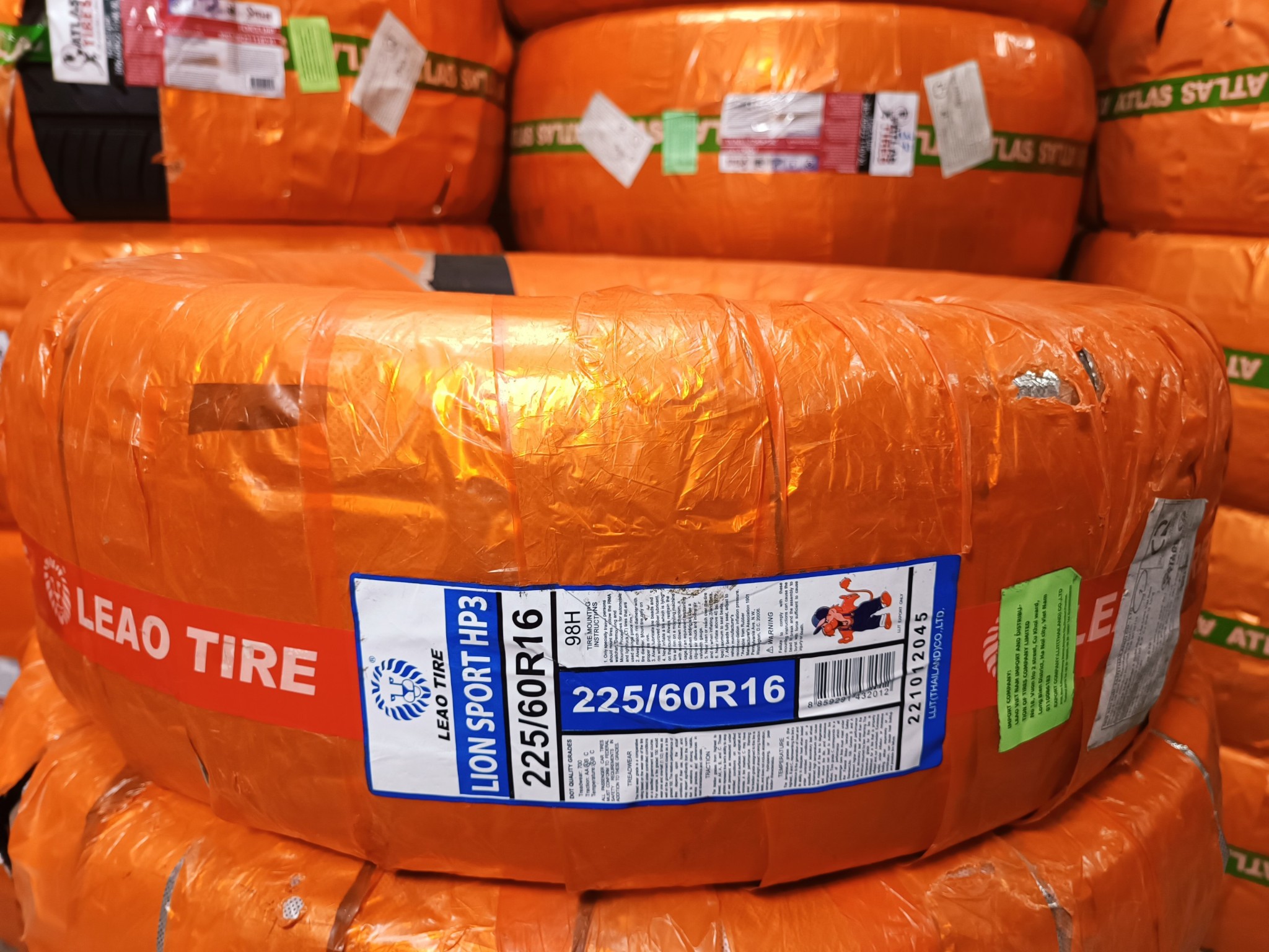 Lốp 225/60R16 LION SPORT HP3 98H LA_thumbnail_1